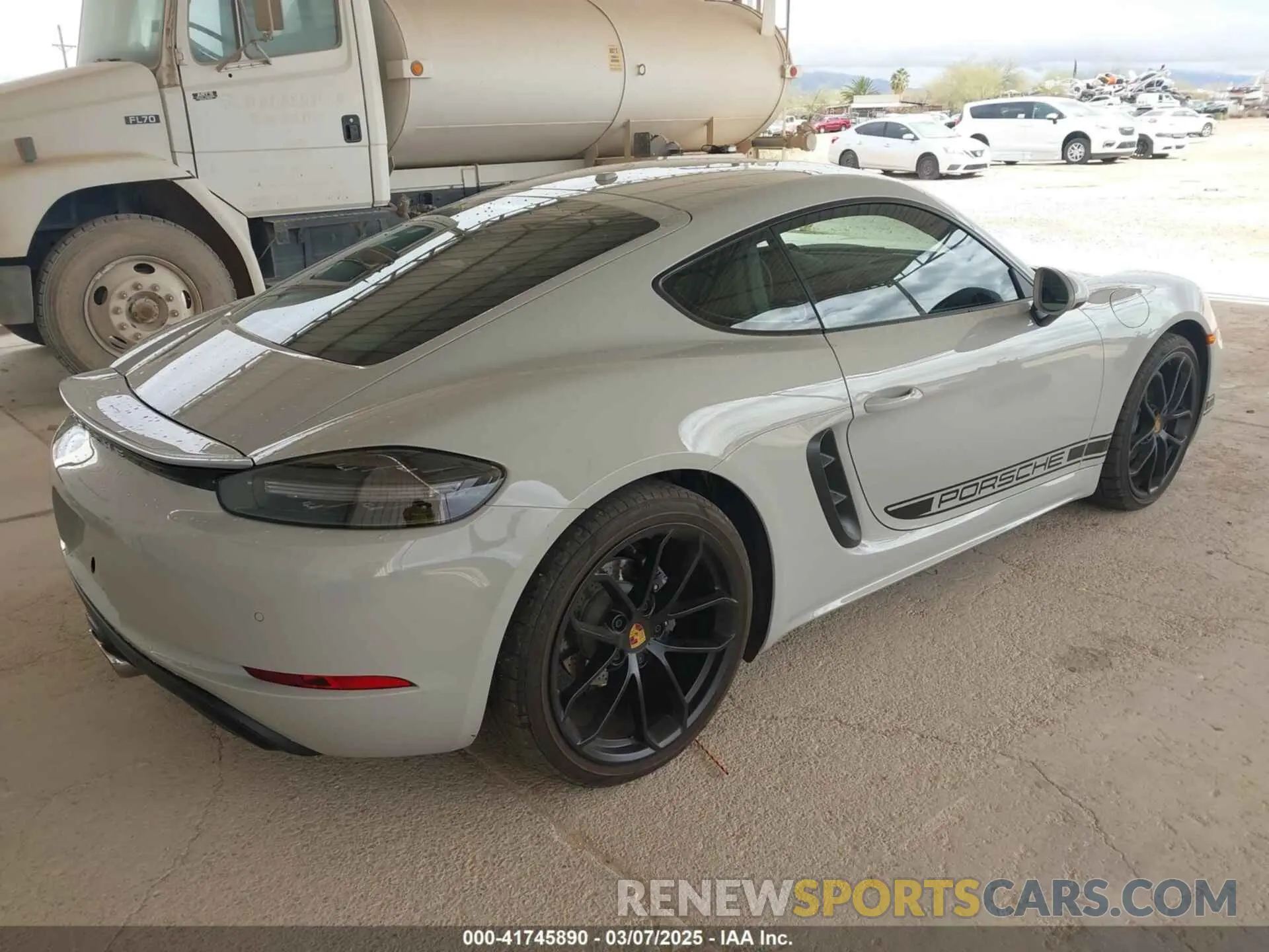 4 Фотография поврежденного автомобиля WP0AA2A83RK255017 PORSCHE 718 CAYMAN 2024