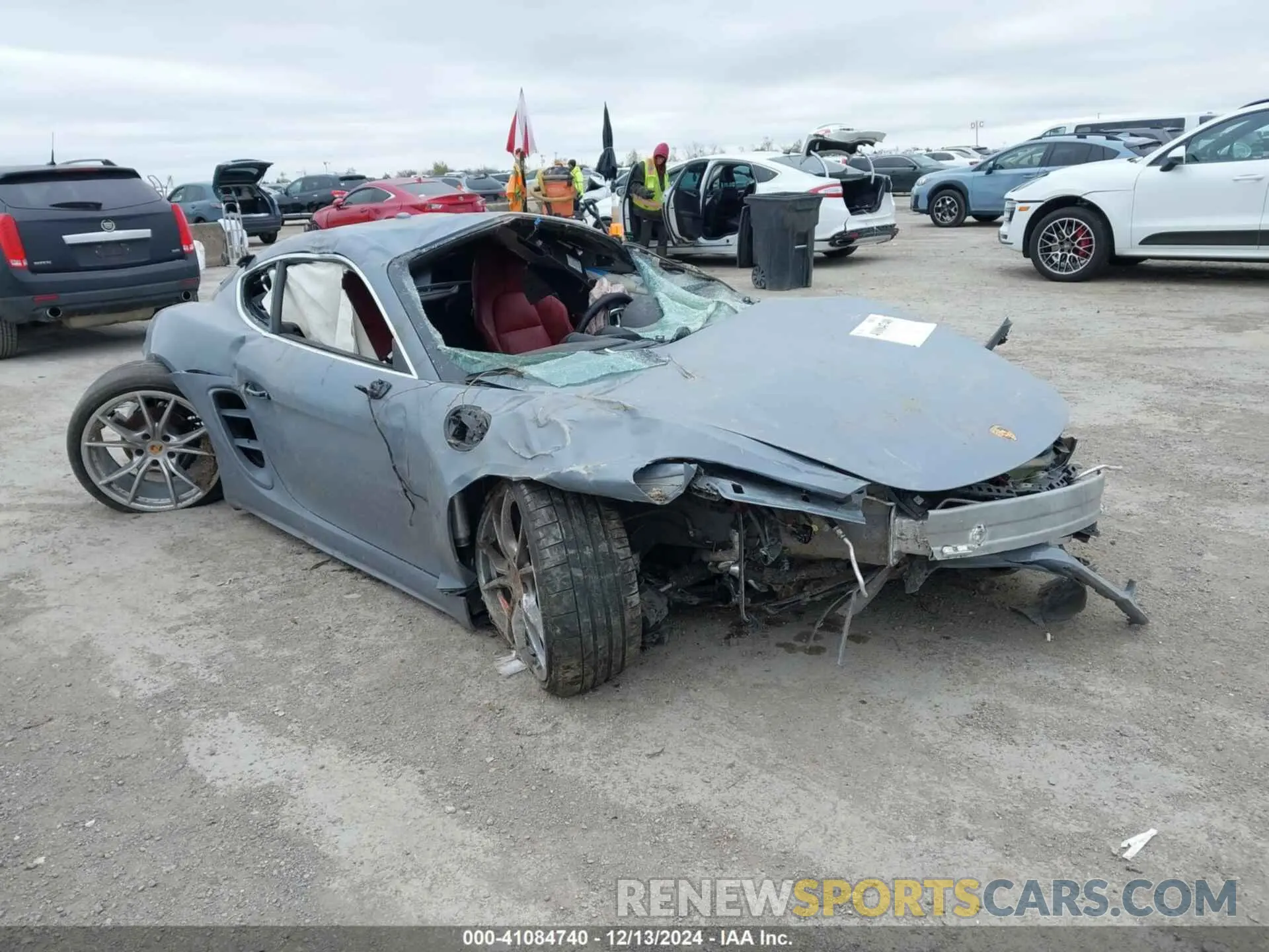 1 Фотография поврежденного автомобиля WP0AA2A88RK255563 PORSCHE 718 CAYMAN 2024