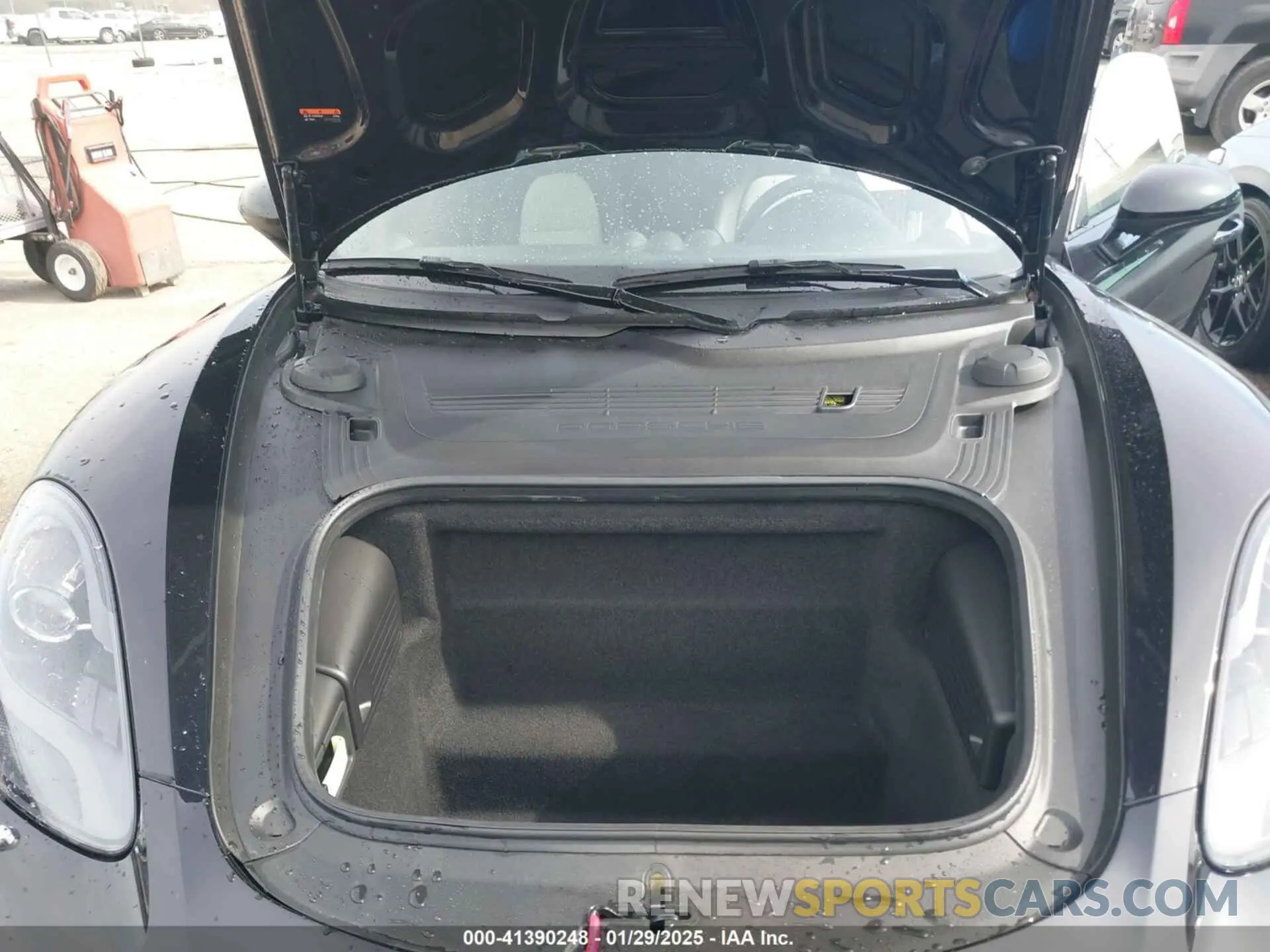10 Photograph of a damaged car WP0AA2A89RK255443 PORSCHE 718 CAYMAN 2024