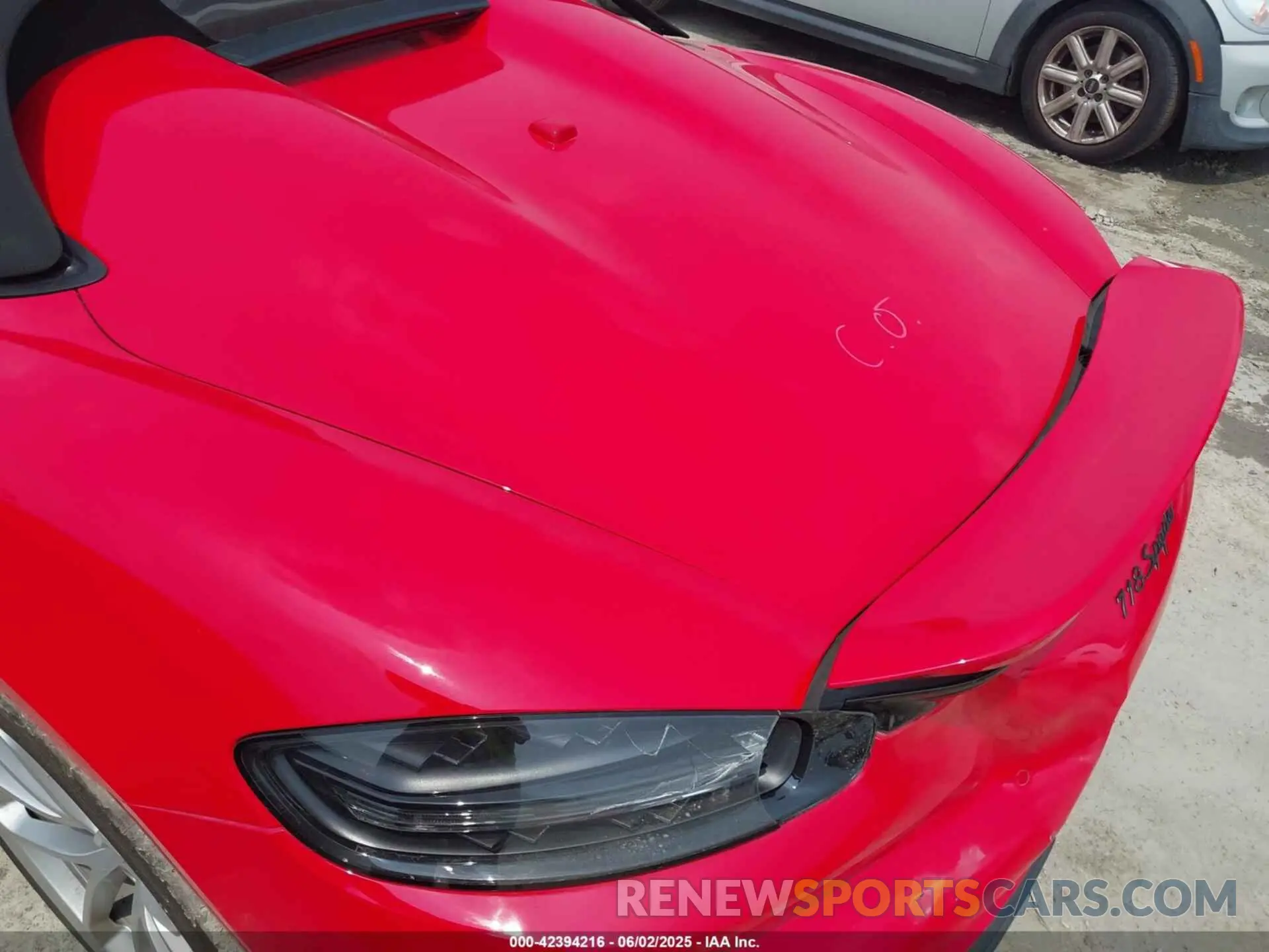 10 Photograph of a damaged car WP0CC2A80LS240291 PORSCHE 718 SPYDER 2020