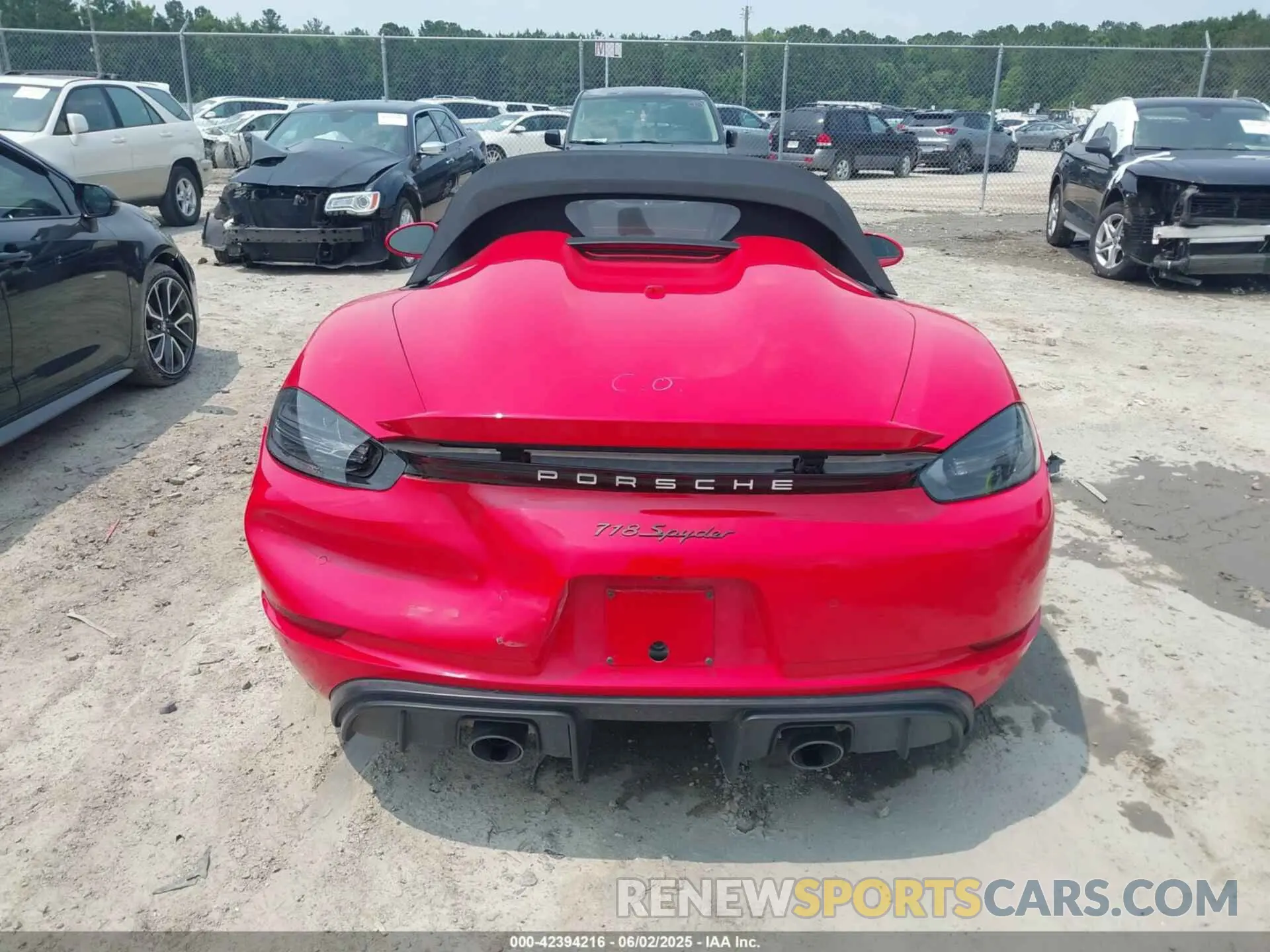 16 Photograph of a damaged car WP0CC2A80LS240291 PORSCHE 718 SPYDER 2020