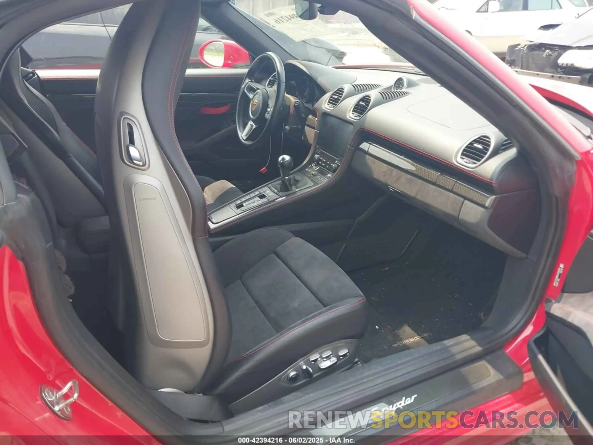 5 Photograph of a damaged car WP0CC2A80LS240291 PORSCHE 718 SPYDER 2020