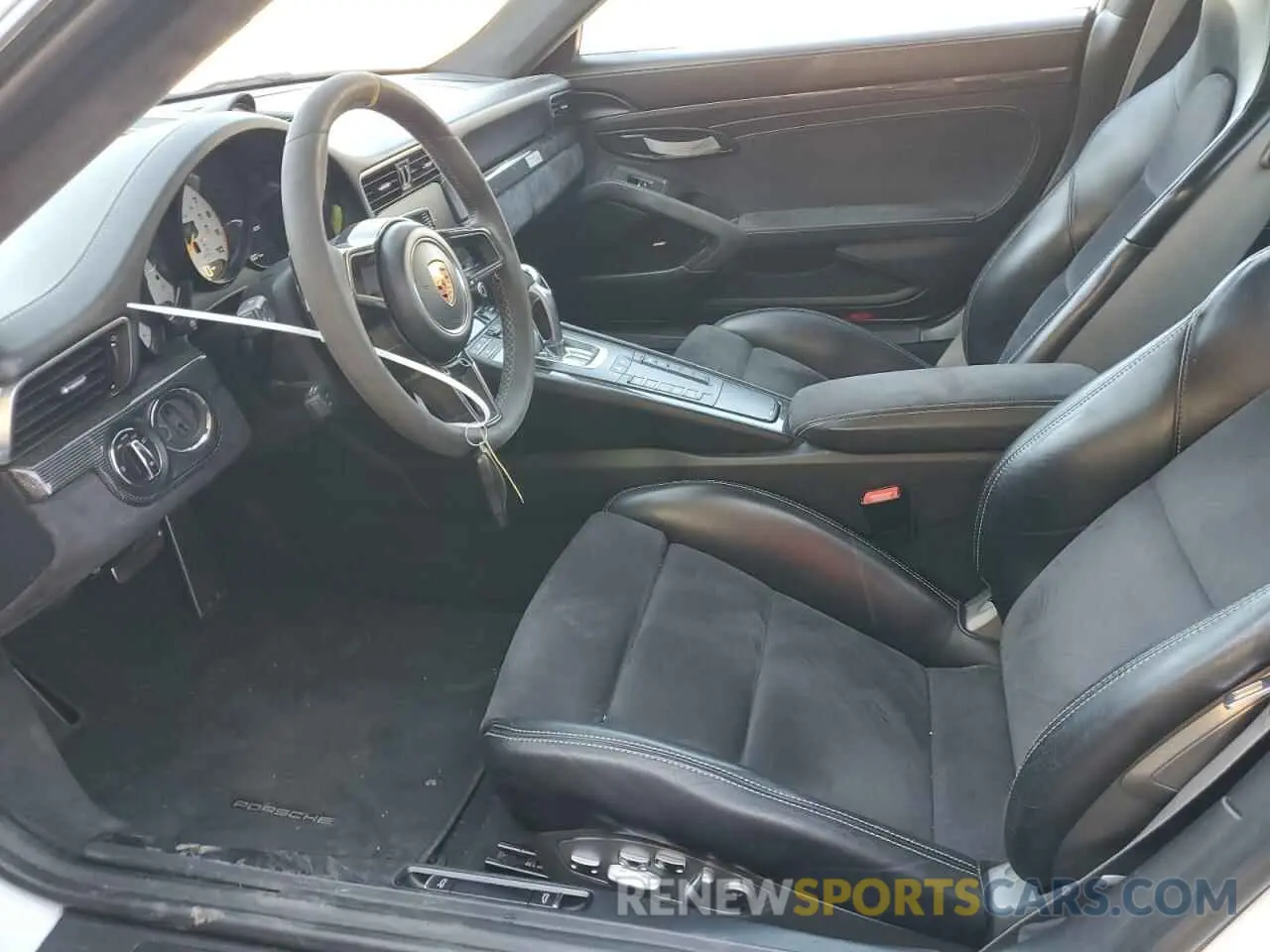 7 Photograph of a damaged car WP0AF2A92KS164501 PORSCHE 911 2019
