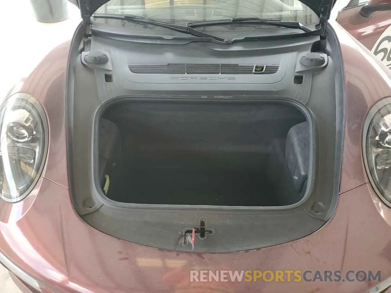 11 Photograph of a damaged car WP0BA2A90KS120144 PORSCHE 911 2019