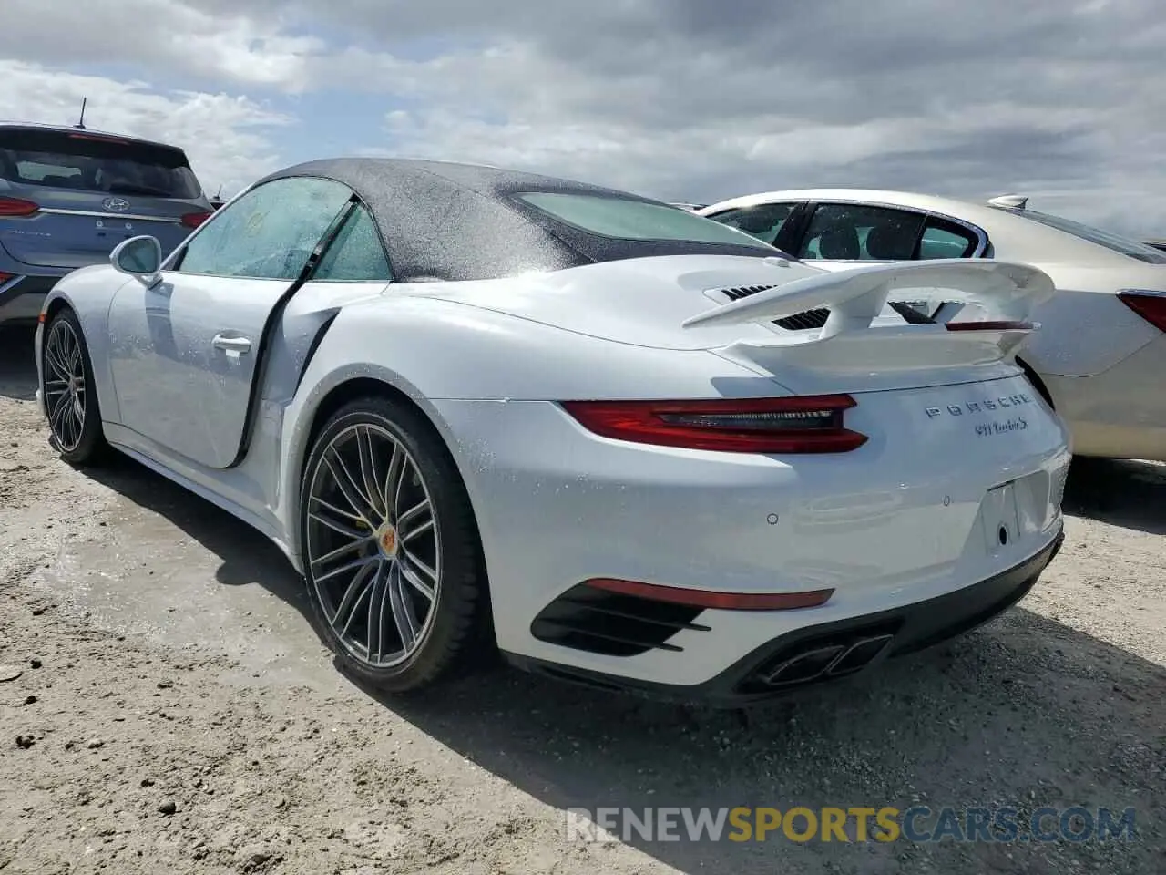 2 Photograph of a damaged car WP0CD2A93KS144403 PORSCHE 911 2019