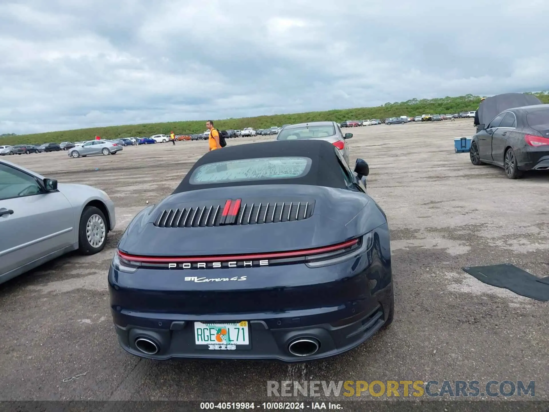 15 Photograph of a damaged car WP0CB2A94LS264606 PORSCHE 911 2020