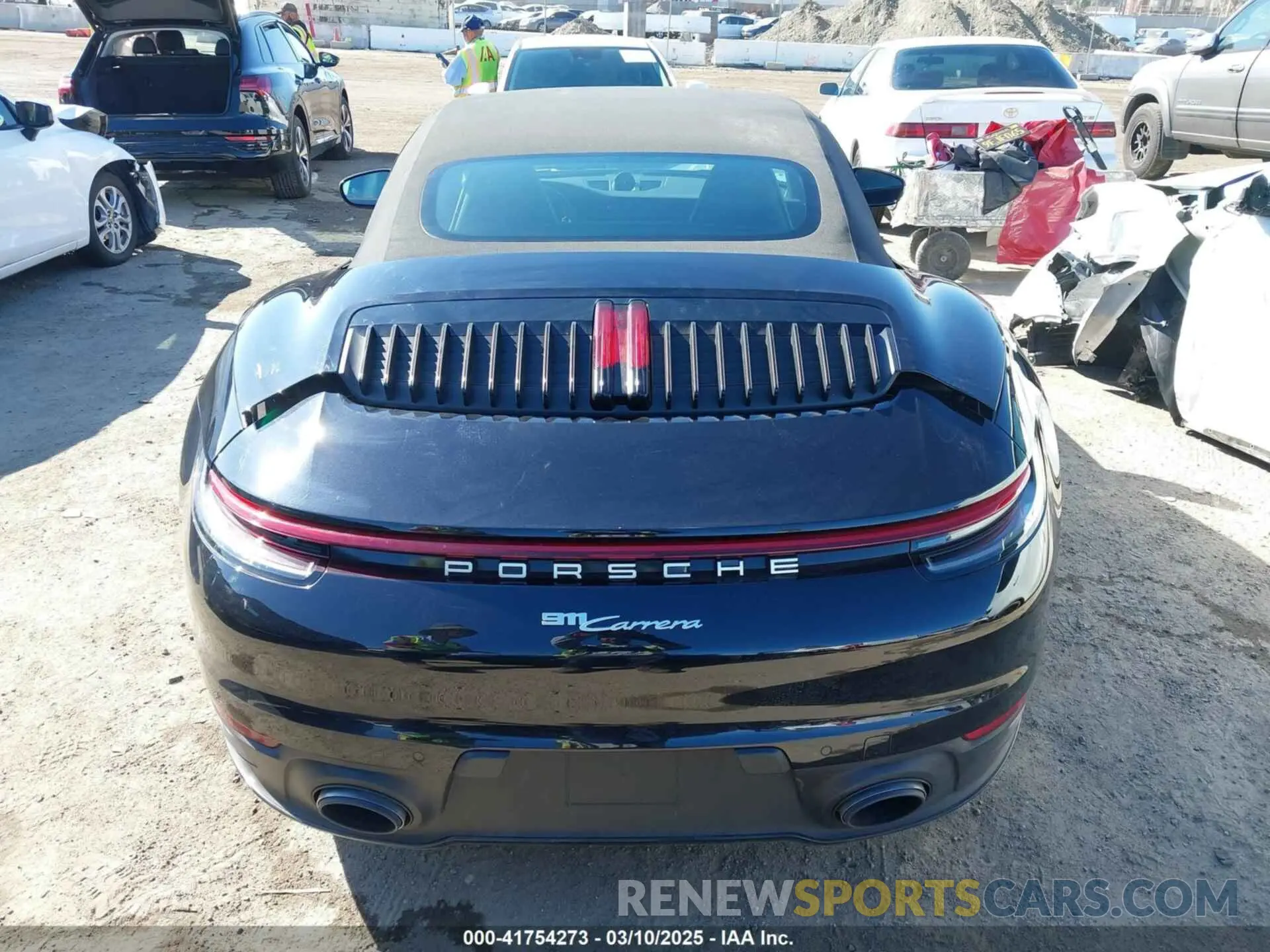 17 Photograph of a damaged car WP0CA2A95NS237100 PORSCHE 911 2022