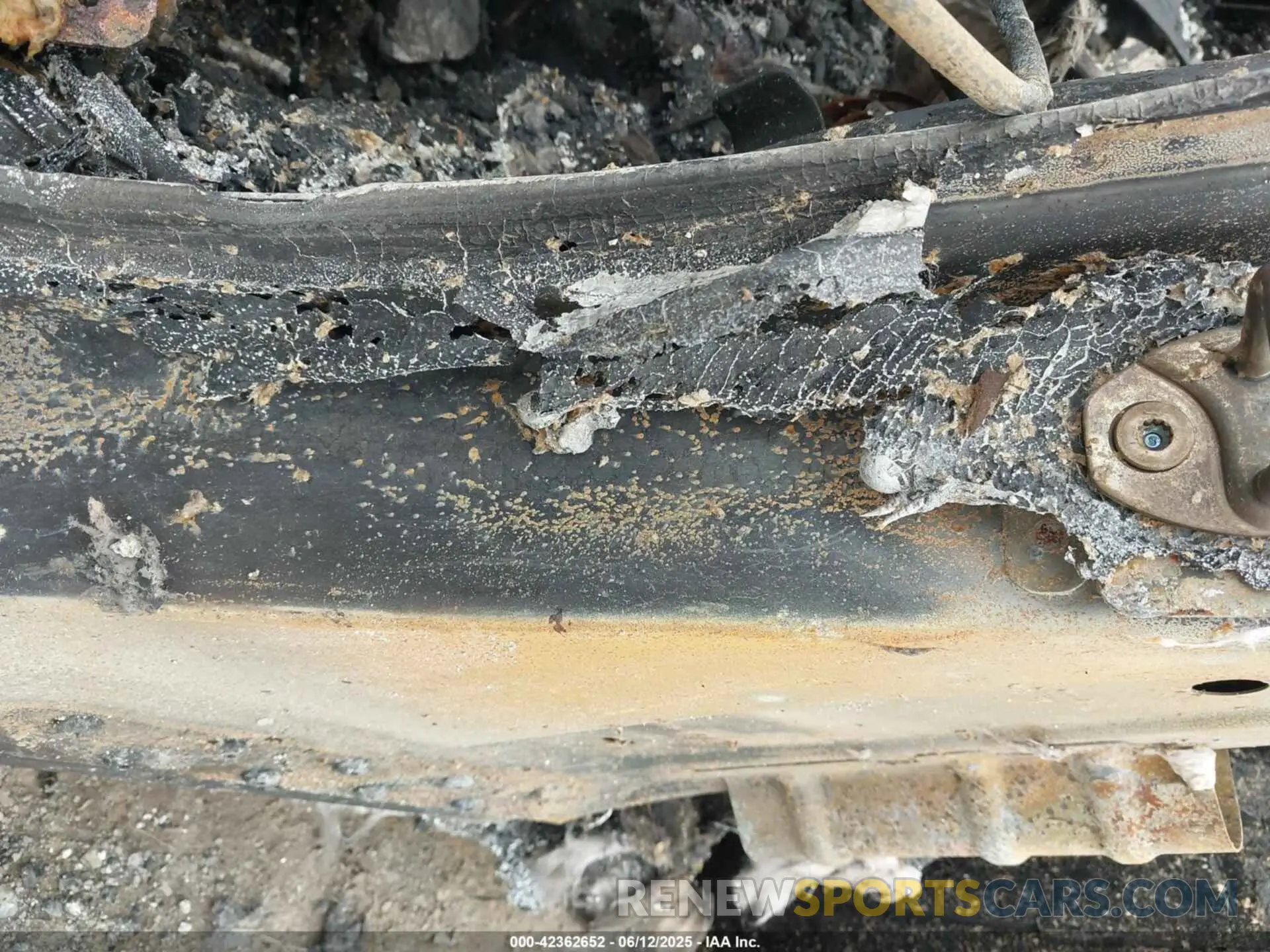 9 Photograph of a damaged car WP0AB2A99RS219239 PORSCHE 911 2024