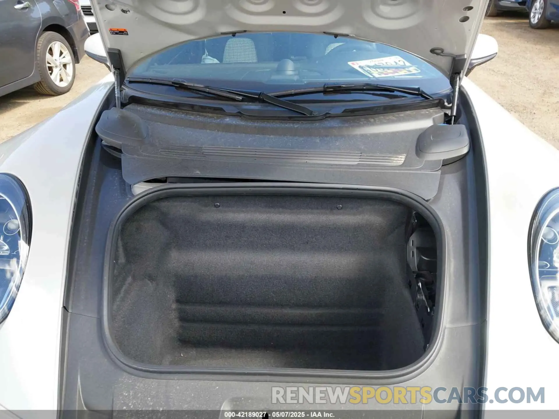 10 Photograph of a damaged car WP0BB2A95RS234549 PORSCHE 911 2024