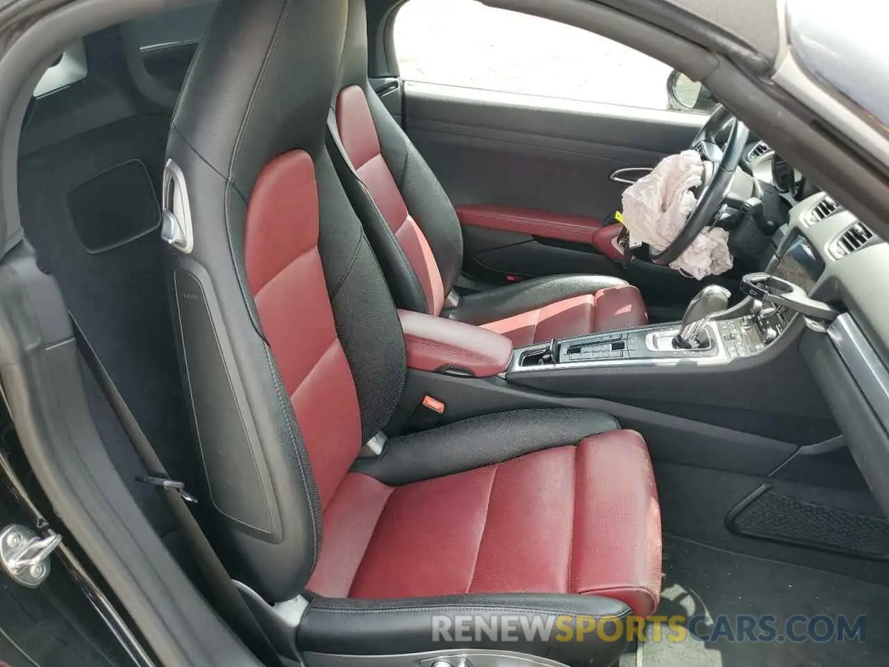 10 Photograph of a damaged car WP0CA2A87KS210774 PORSCHE BOXSTER 2019