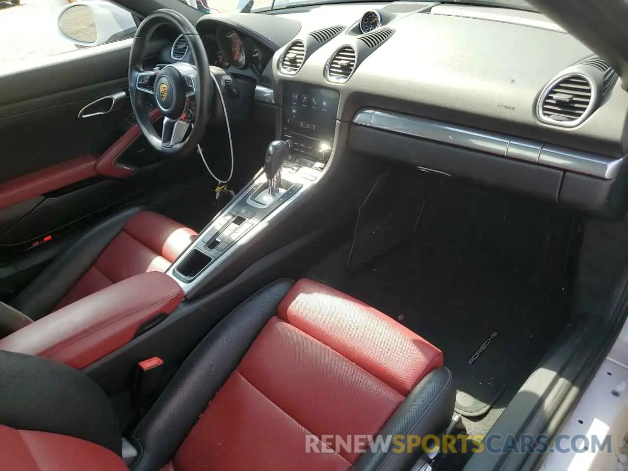 8 Photograph of a damaged car WP0CB2A86MS225122 PORSCHE BOXSTER 2021