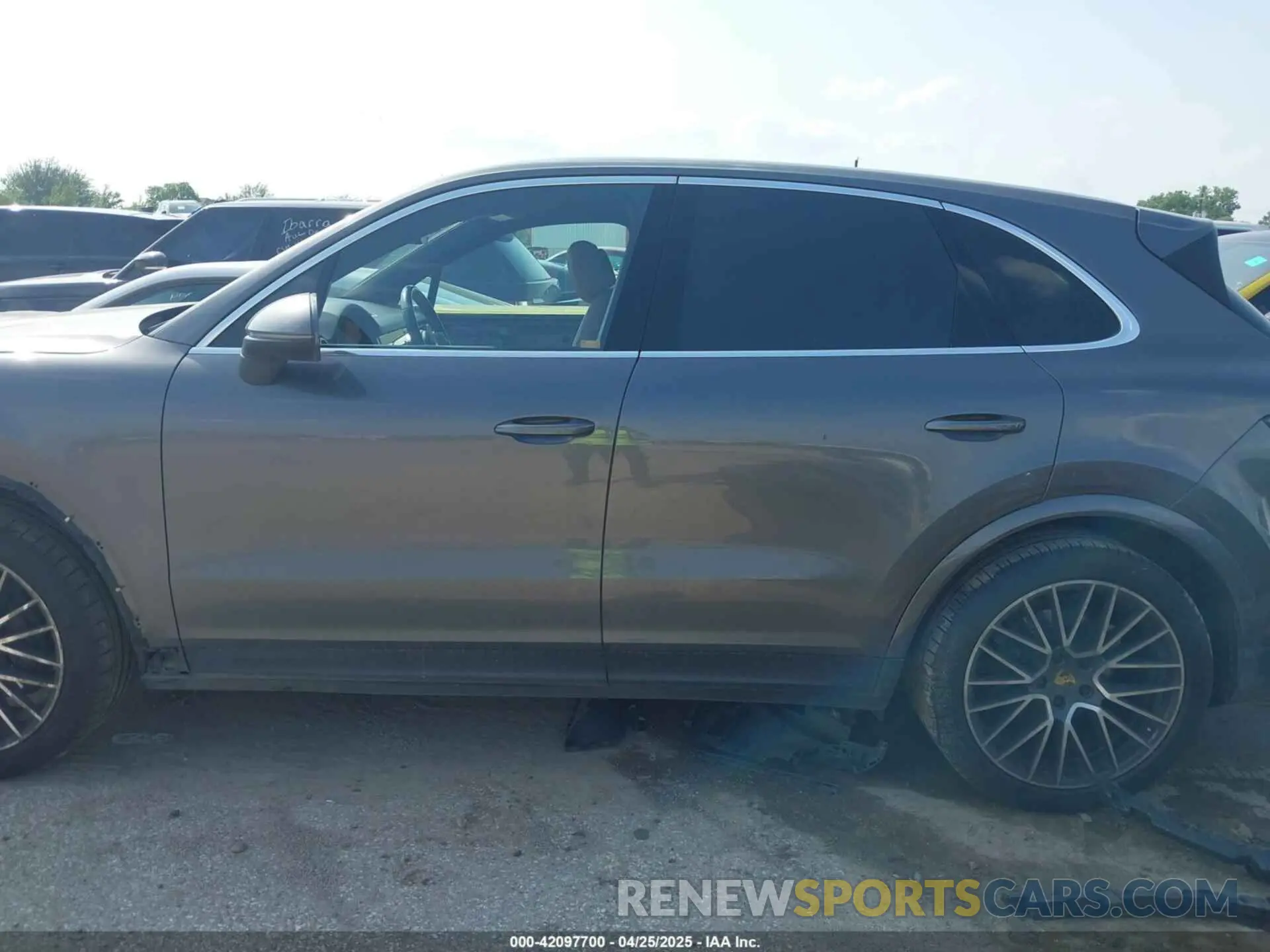 15 Photograph of a damaged car WP1AA2AY1KDA15473 PORSCHE CAYENNE 2019