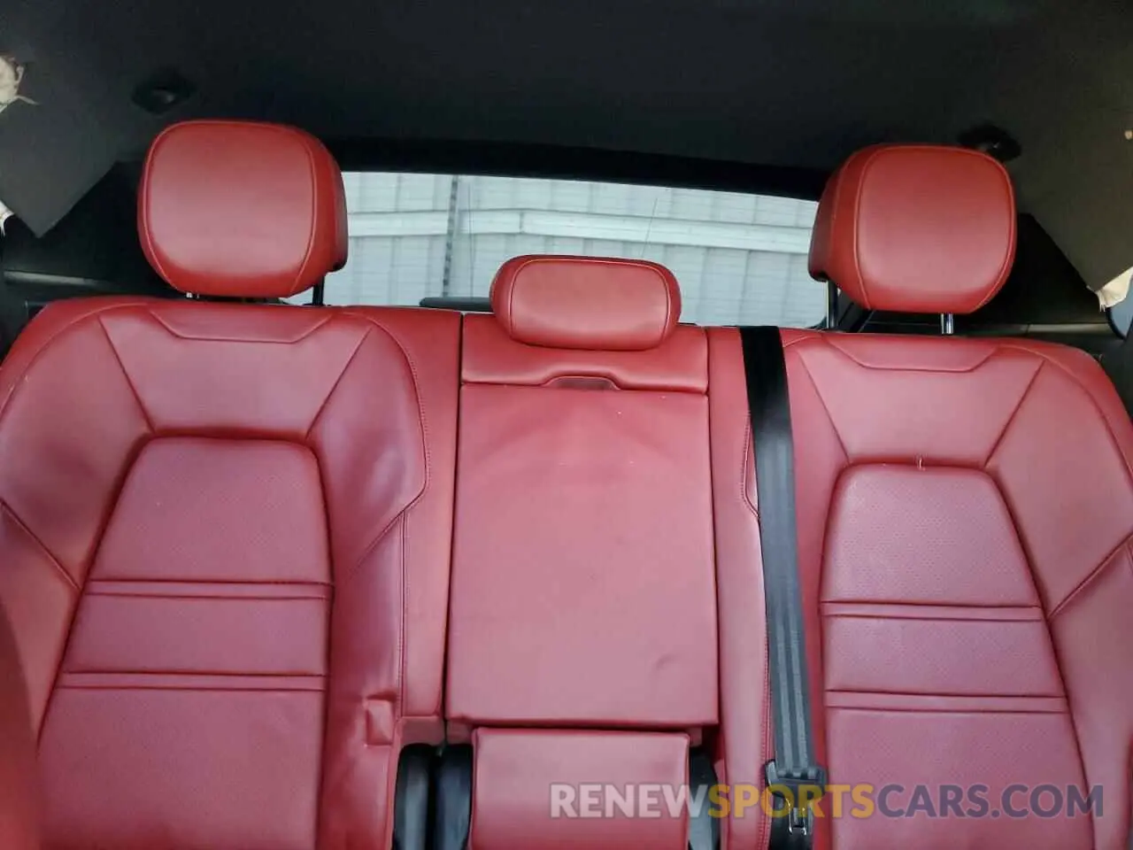 10 Photograph of a damaged car WP1AA2AY3KDA14678 PORSCHE CAYENNE 2019