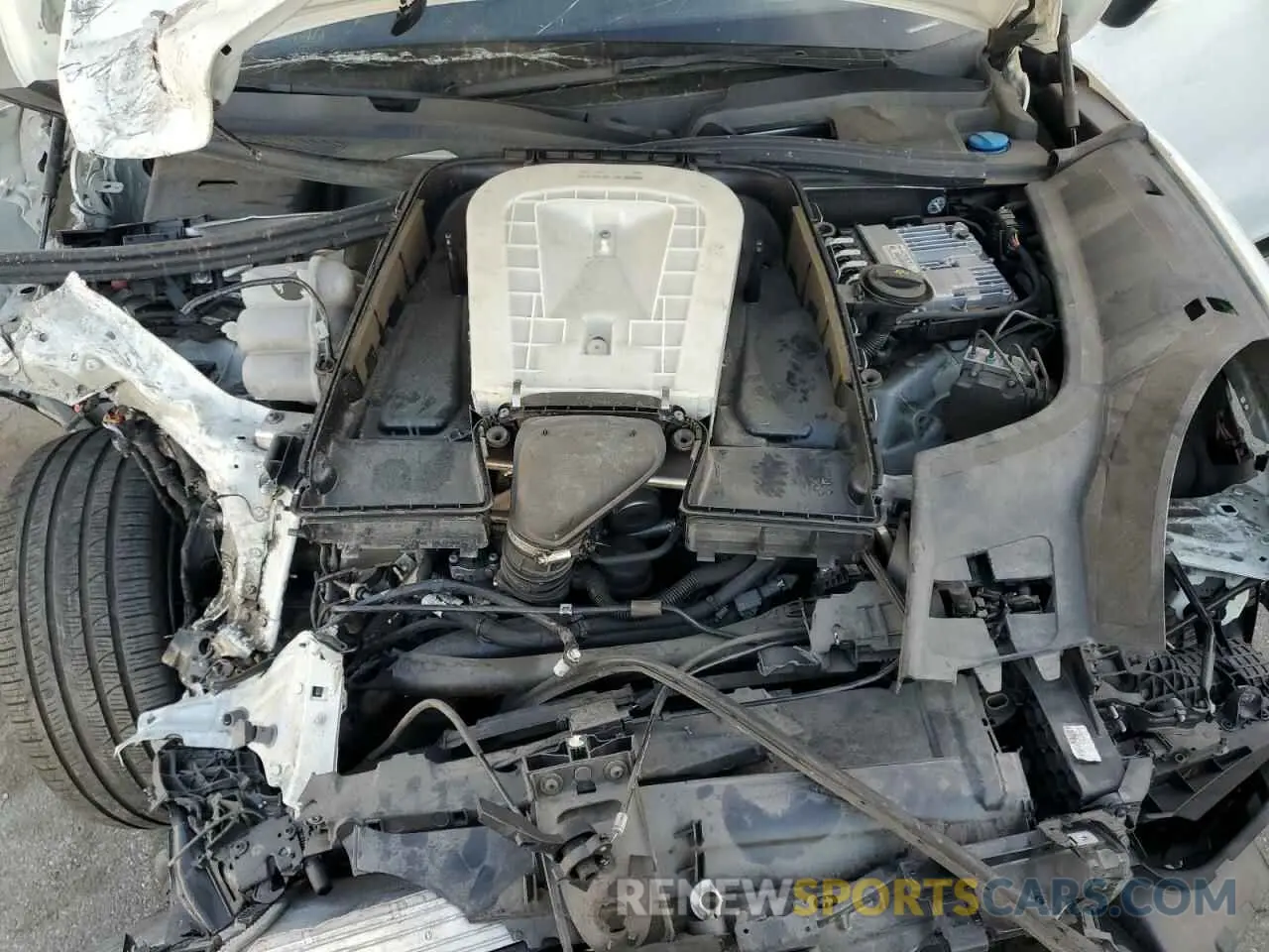 12 Photograph of a damaged car WP1AA2AY3KDA14678 PORSCHE CAYENNE 2019