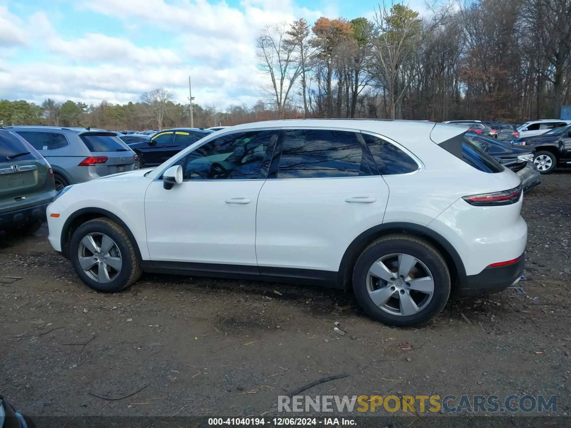 14 Photograph of a damaged car WP1AA2AY4KDA12700 PORSCHE CAYENNE 2019