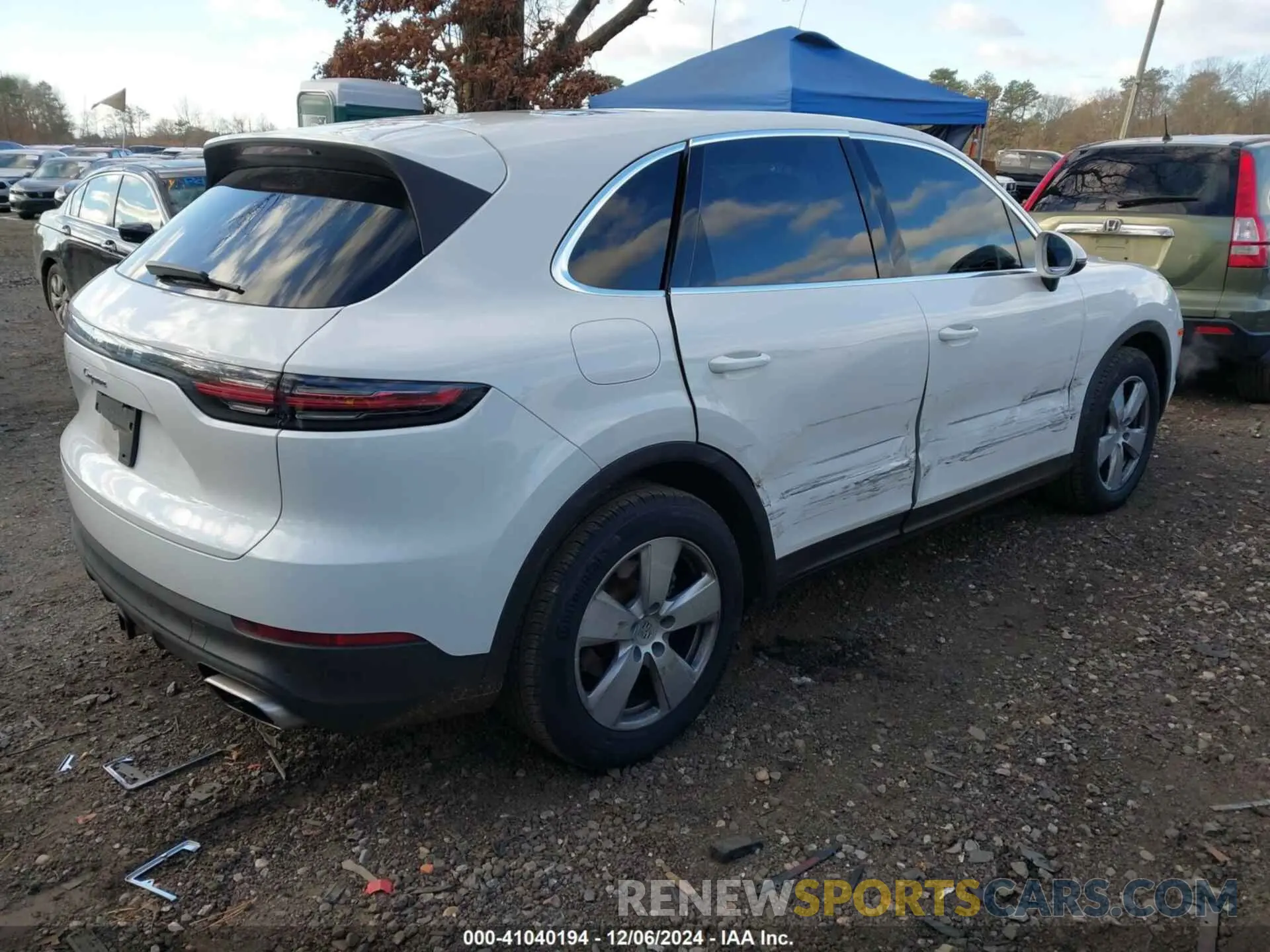 4 Photograph of a damaged car WP1AA2AY4KDA12700 PORSCHE CAYENNE 2019