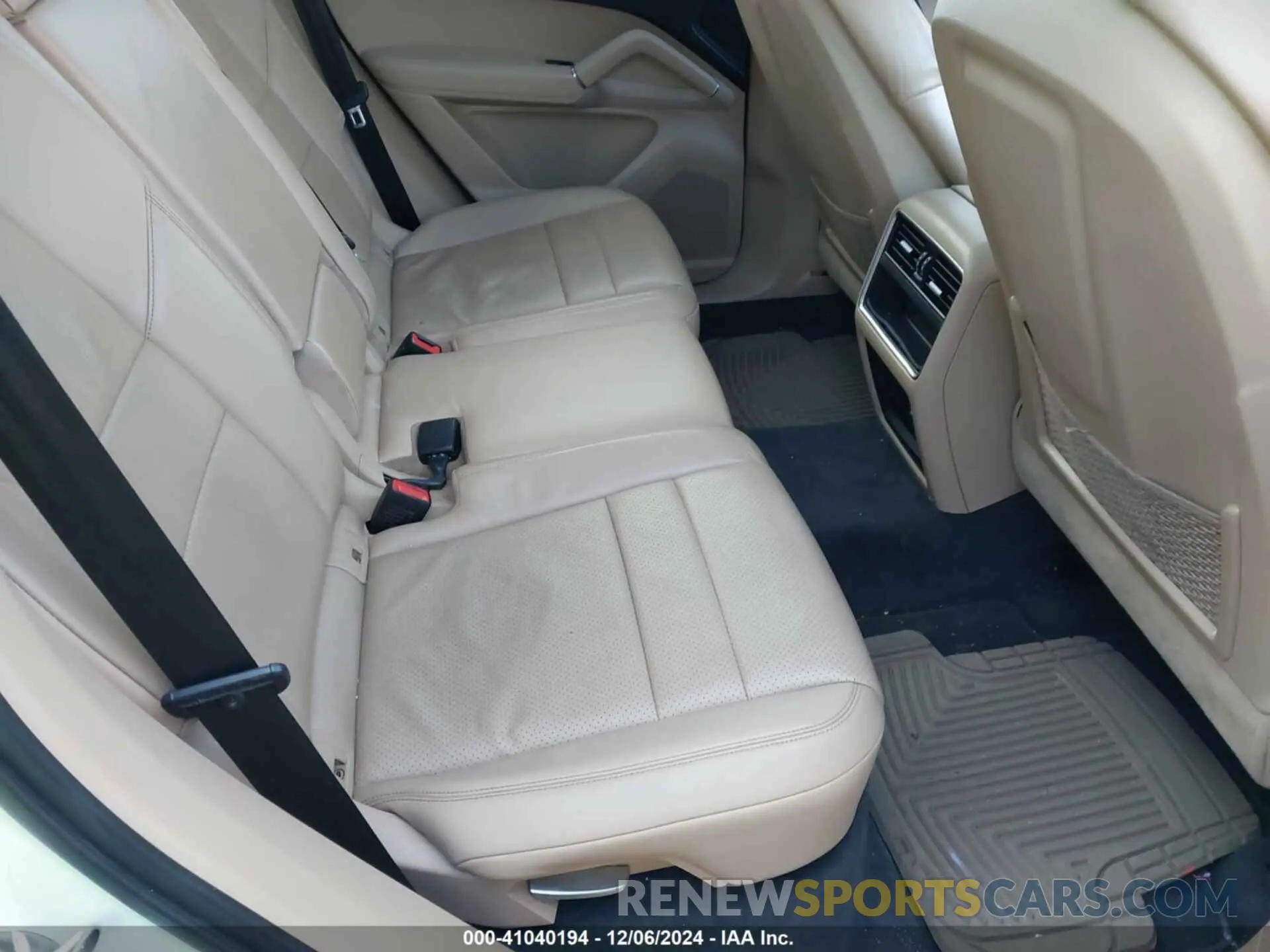 8 Photograph of a damaged car WP1AA2AY4KDA12700 PORSCHE CAYENNE 2019
