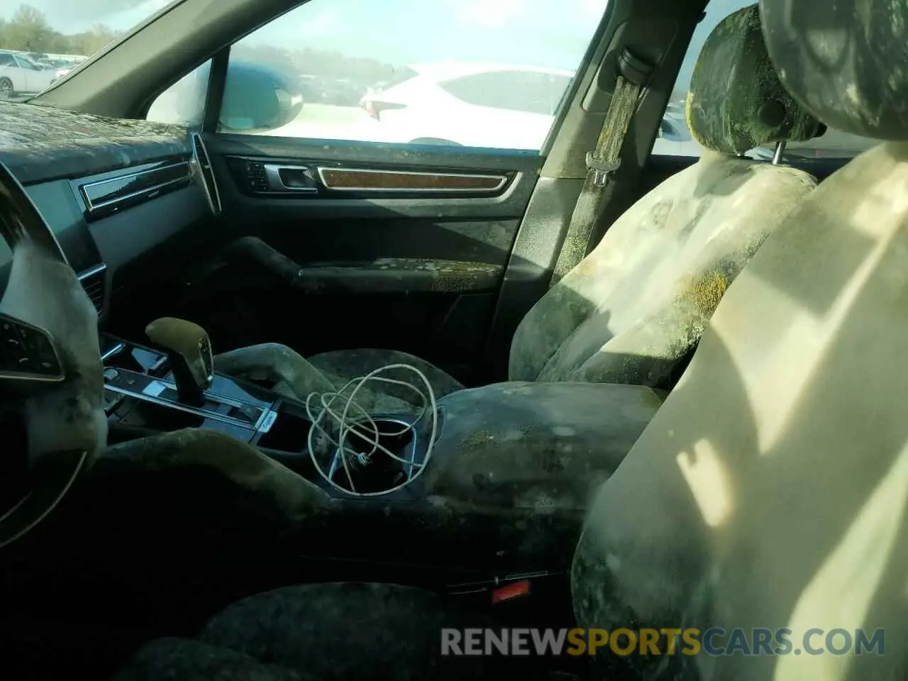 8 Photograph of a damaged car WP1AA2AY8KDA15891 PORSCHE CAYENNE 2019