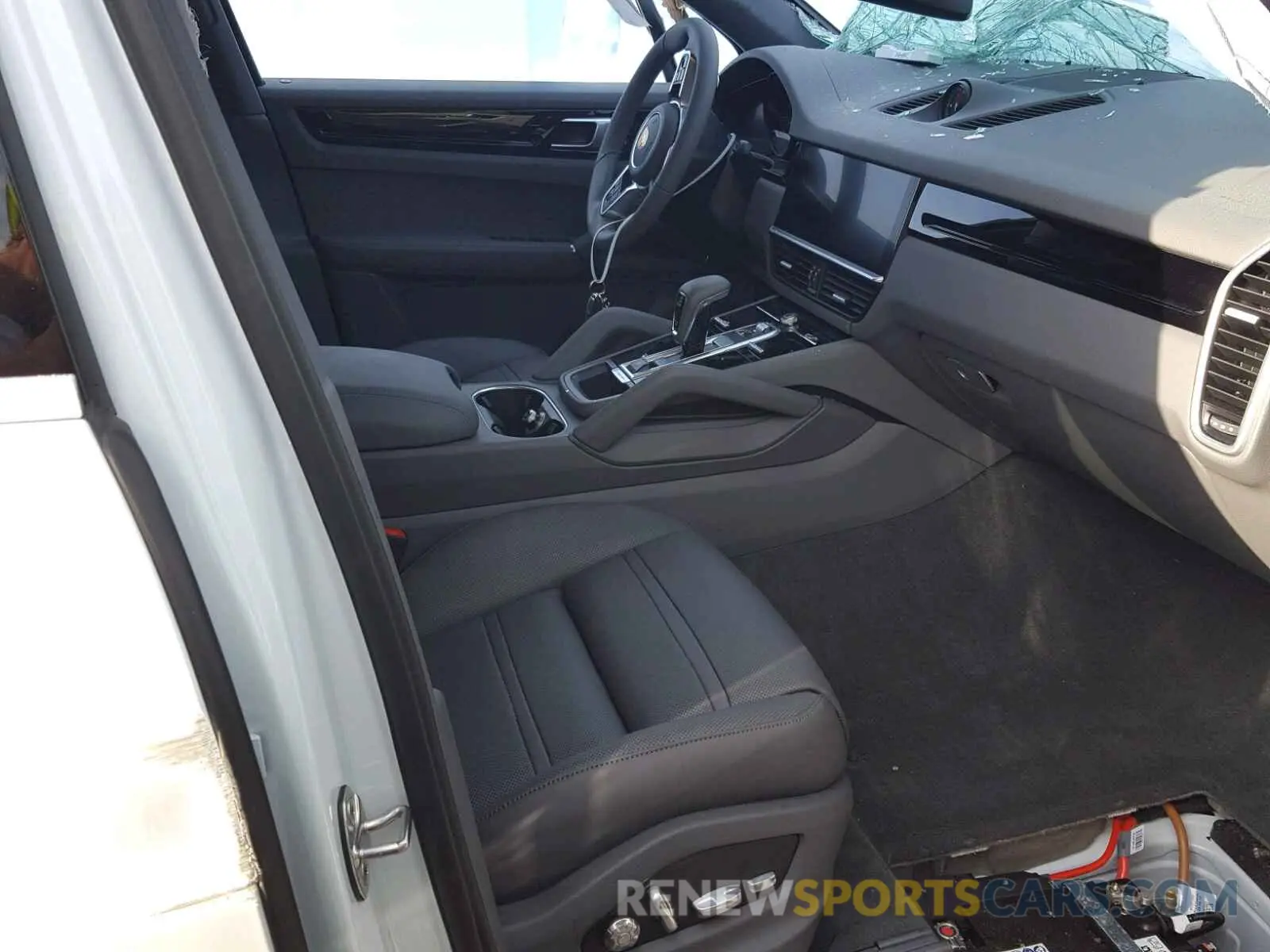 5 Photograph of a damaged car WP1AA2AY9KDA02437 PORSCHE CAYENNE 2019