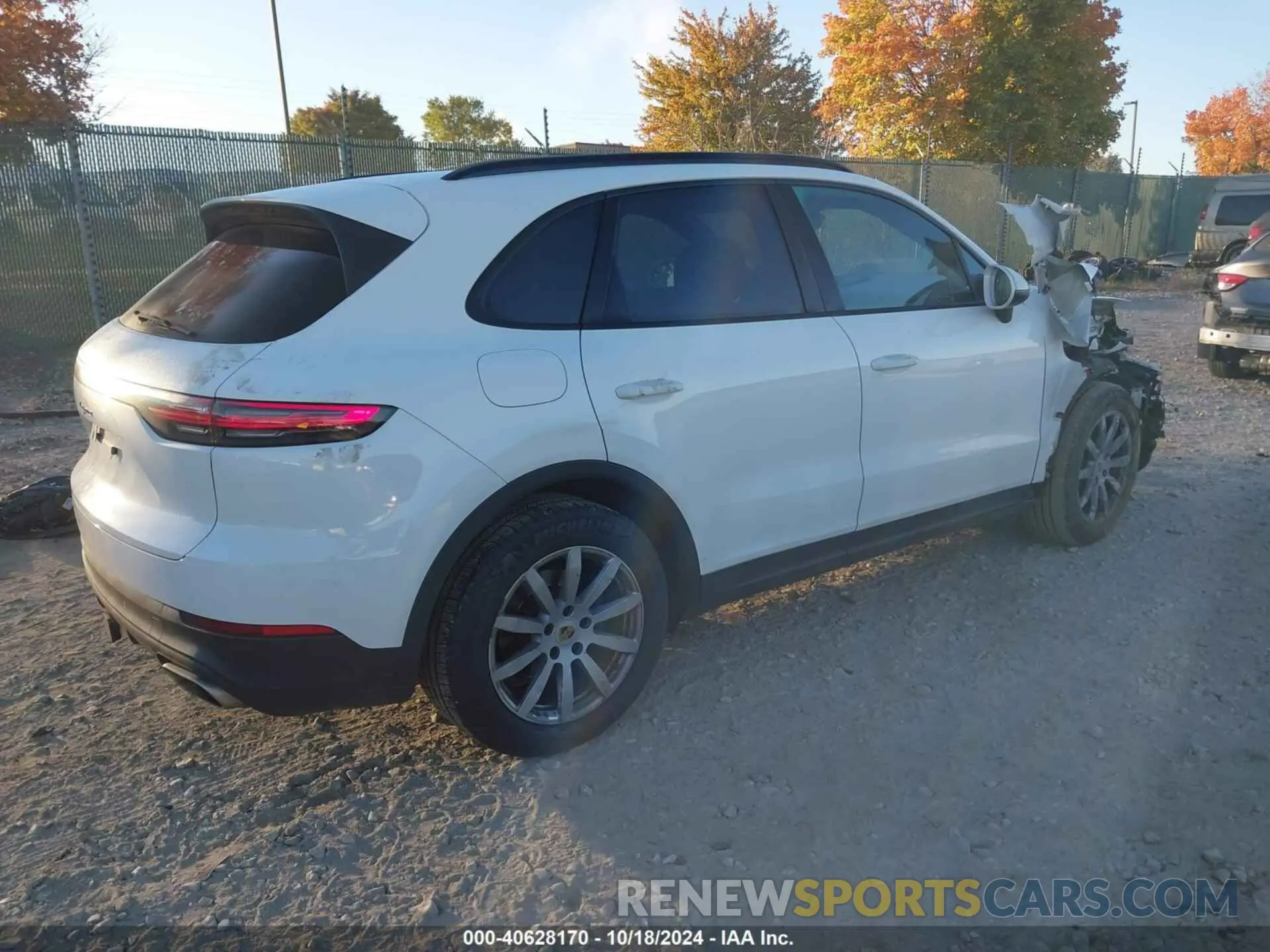 4 Photograph of a damaged car WP1AA2AY9KDA03538 PORSCHE CAYENNE 2019