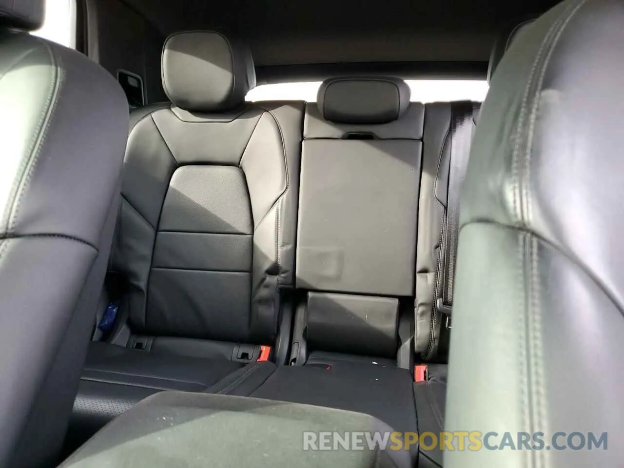 10 Photograph of a damaged car WP1AA2AY9KDA16242 PORSCHE CAYENNE 2019