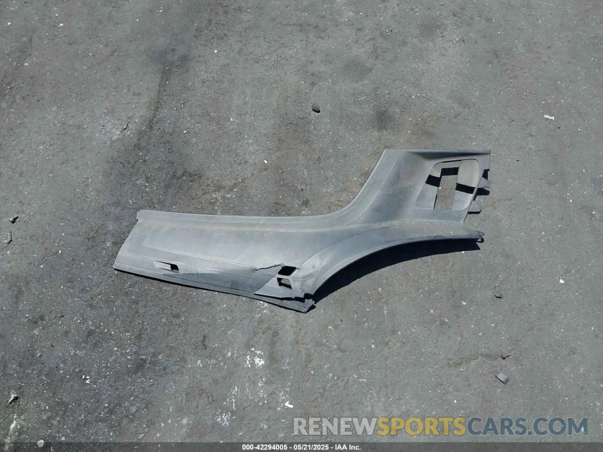 12 Photograph of a damaged car WP1AB2AY9KDA64014 PORSCHE CAYENNE 2019