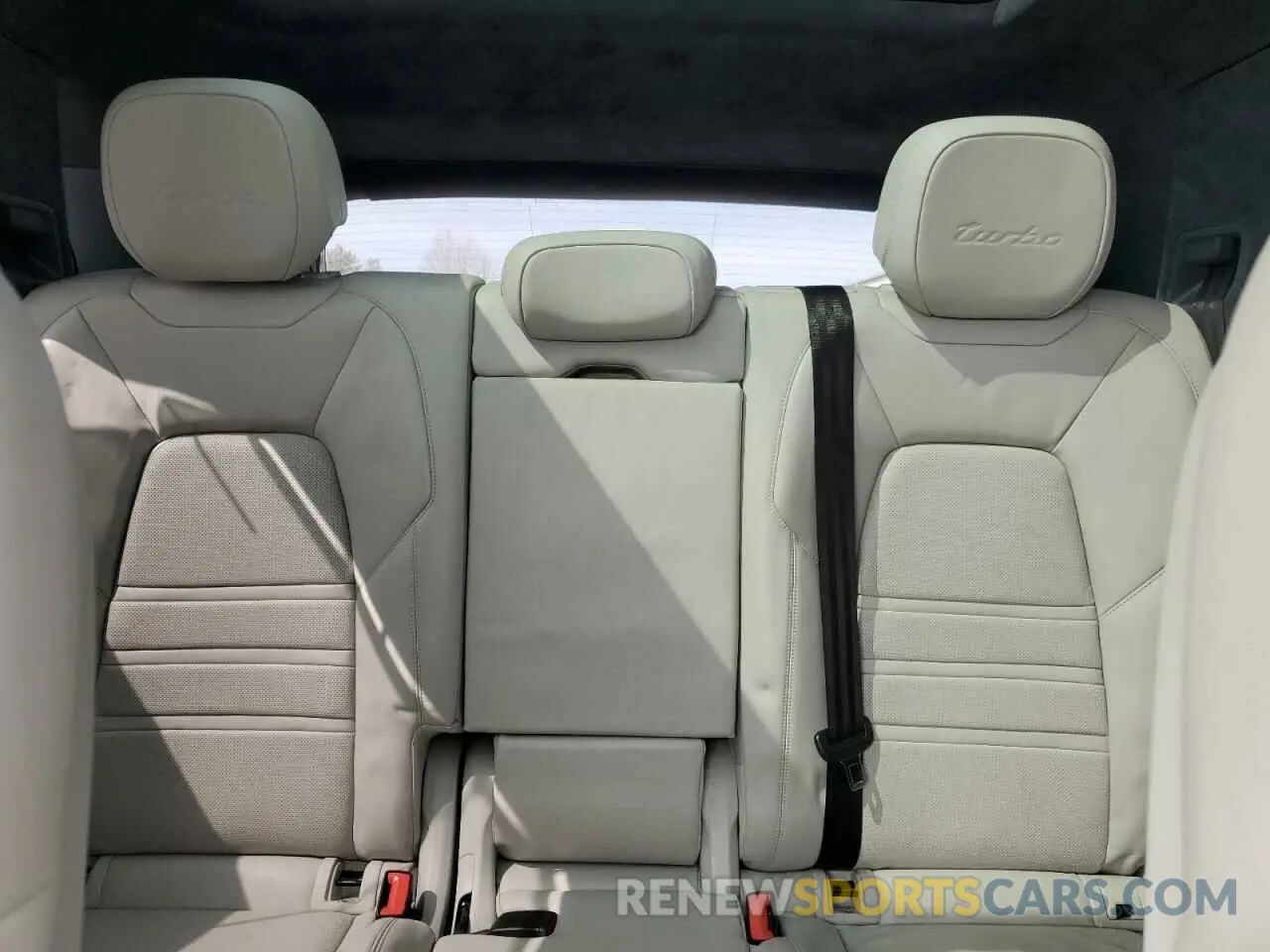 10 Photograph of a damaged car WP1AF2AYXKDA80646 PORSCHE CAYENNE 2019