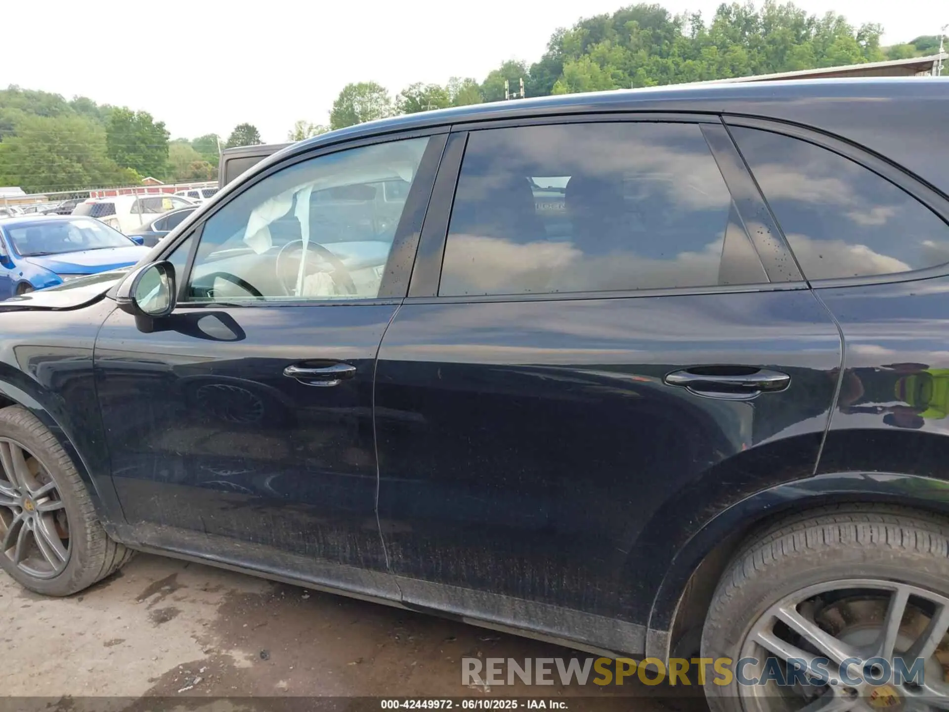 14 Photograph of a damaged car WP1AA2AY4LDA07823 PORSCHE CAYENNE 2020