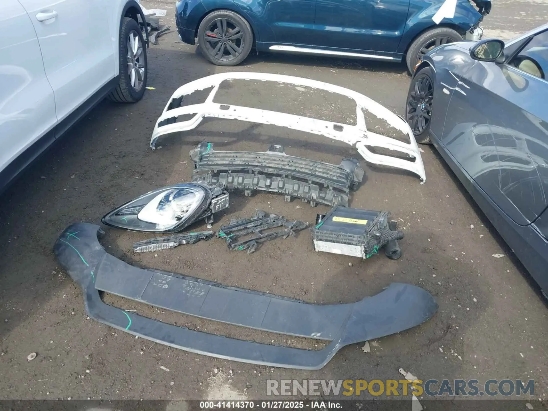 12 Photograph of a damaged car WP1AA2AY4LDA08423 PORSCHE CAYENNE 2020