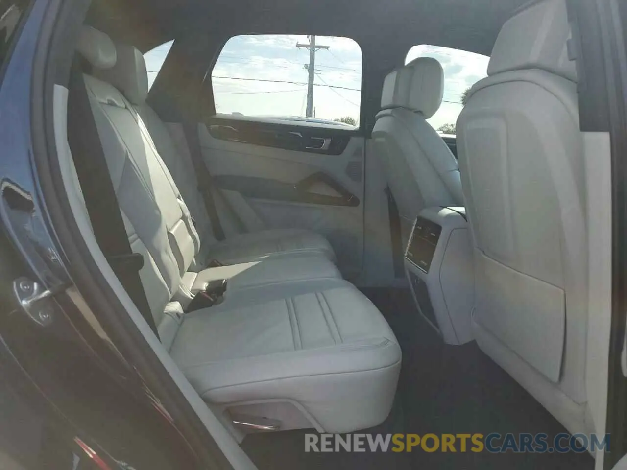 11 Photograph of a damaged car WP1AB2AY1LDA28013 PORSCHE CAYENNE 2020