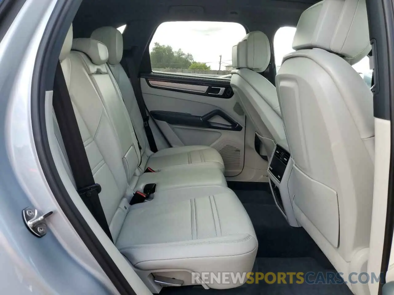 11 Photograph of a damaged car WP1AB2AY8LDA28204 PORSCHE CAYENNE 2020