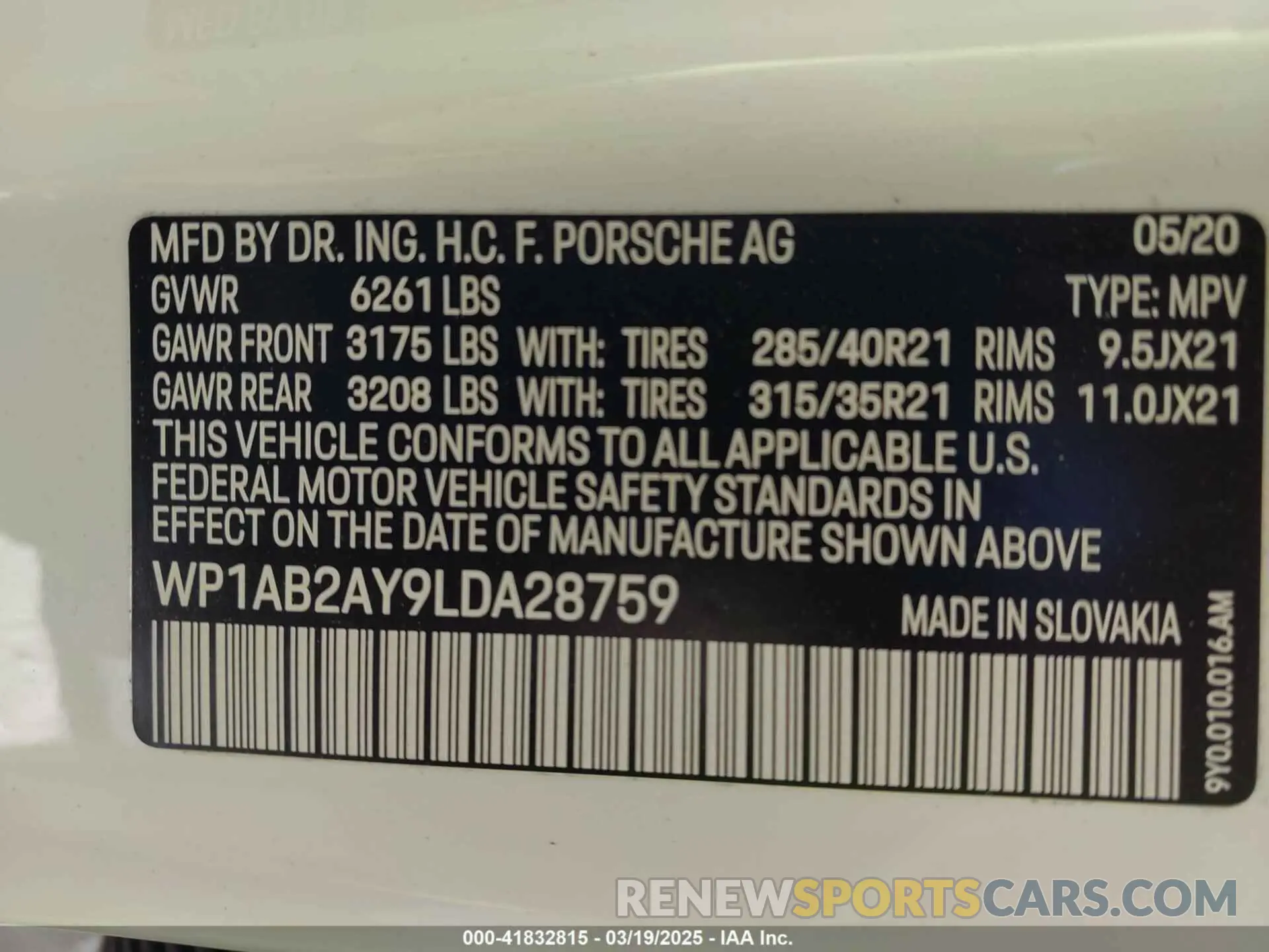 9 Photograph of a damaged car WP1AB2AY9LDA28759 PORSCHE CAYENNE 2020