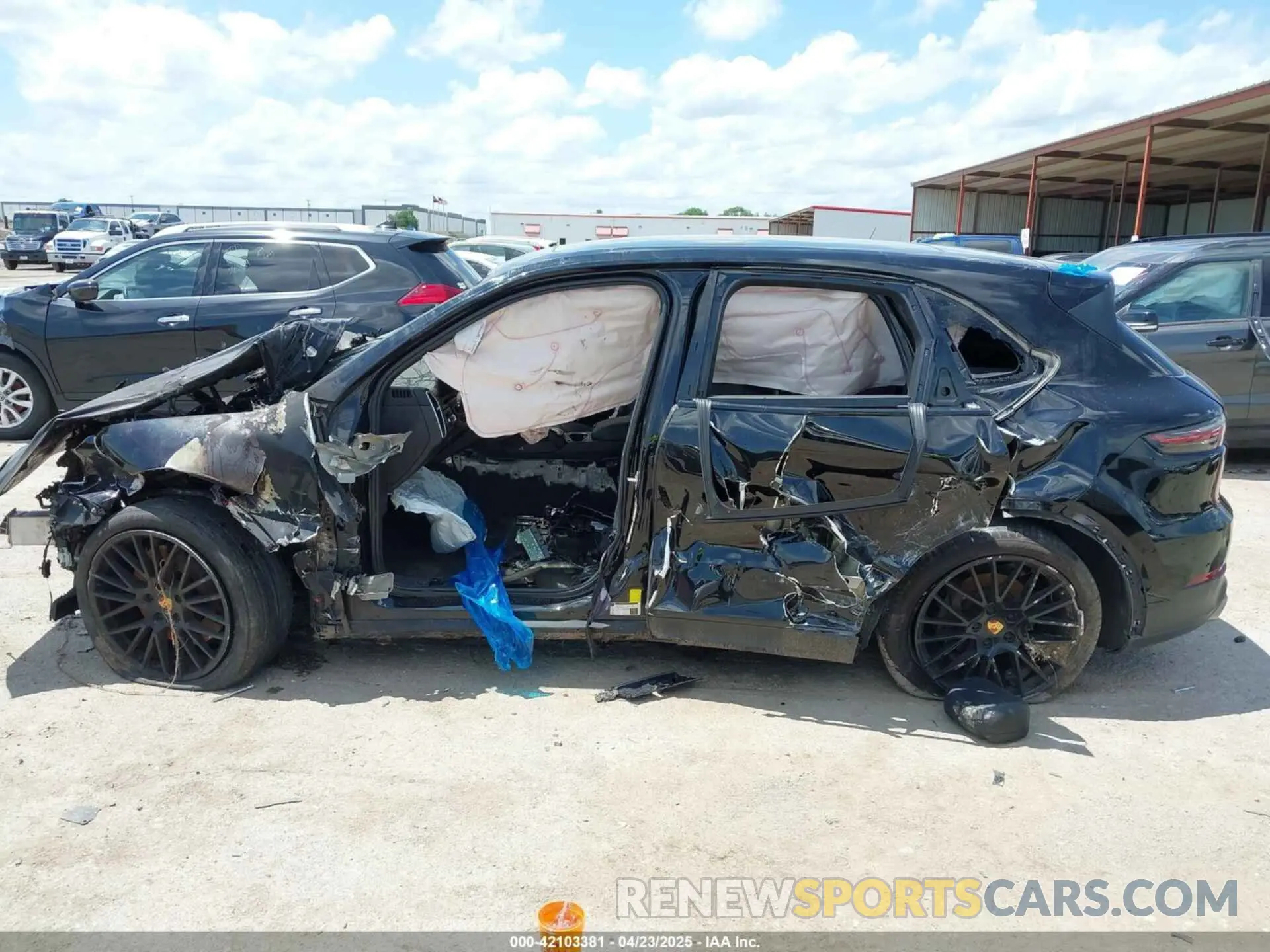 13 Фотография поврежденного автомобиля WP1AA2AY2MDA01195 PORSCHE CAYENNE 2021