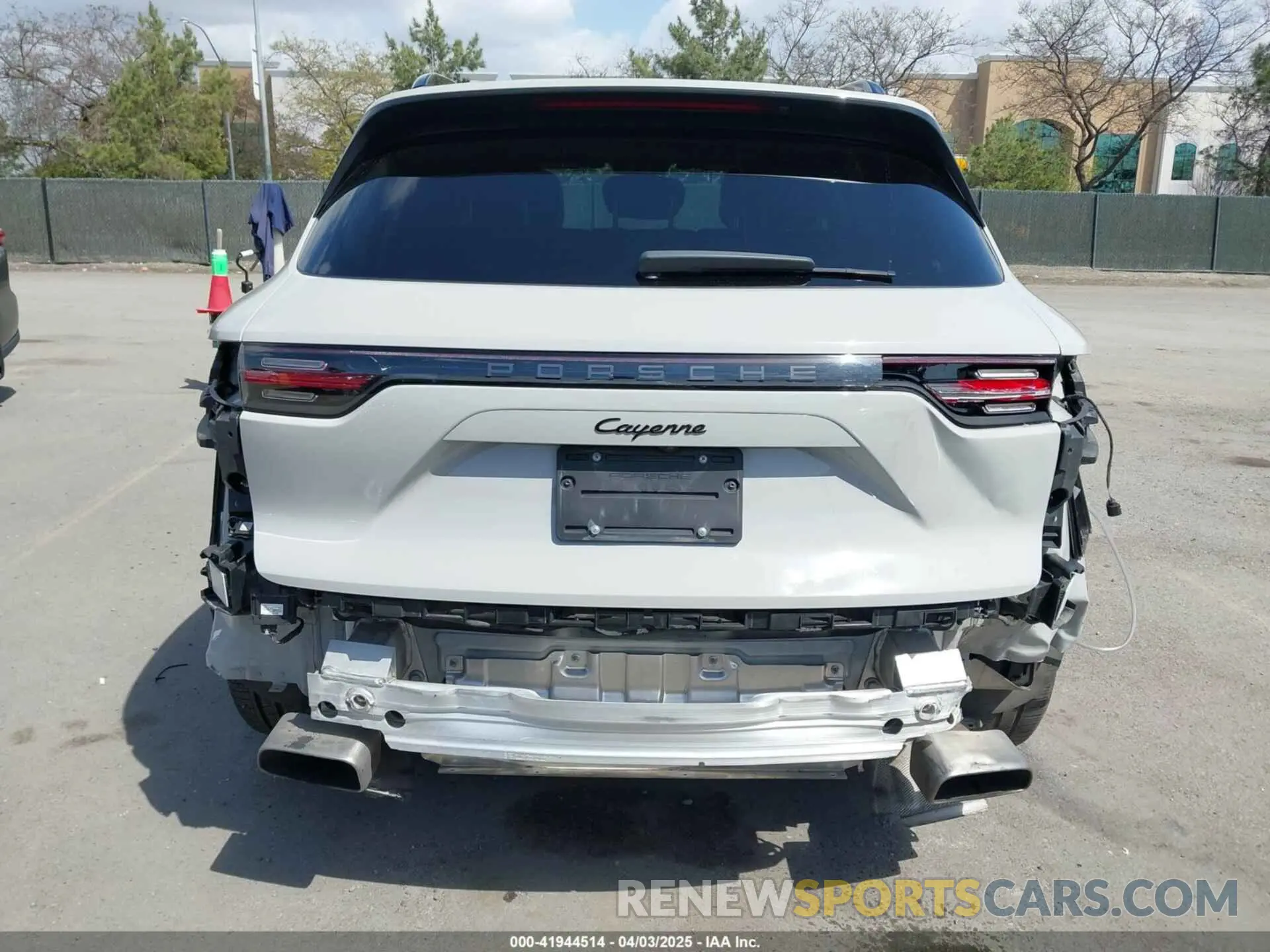 17 Photograph of a damaged car WP1AA2AY2MDA02749 PORSCHE CAYENNE 2021