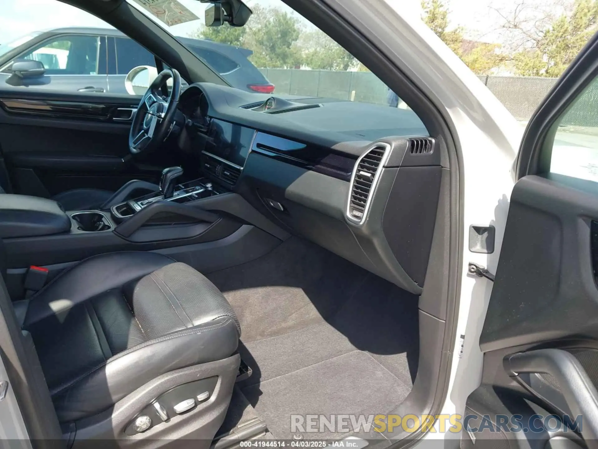 5 Photograph of a damaged car WP1AA2AY2MDA02749 PORSCHE CAYENNE 2021
