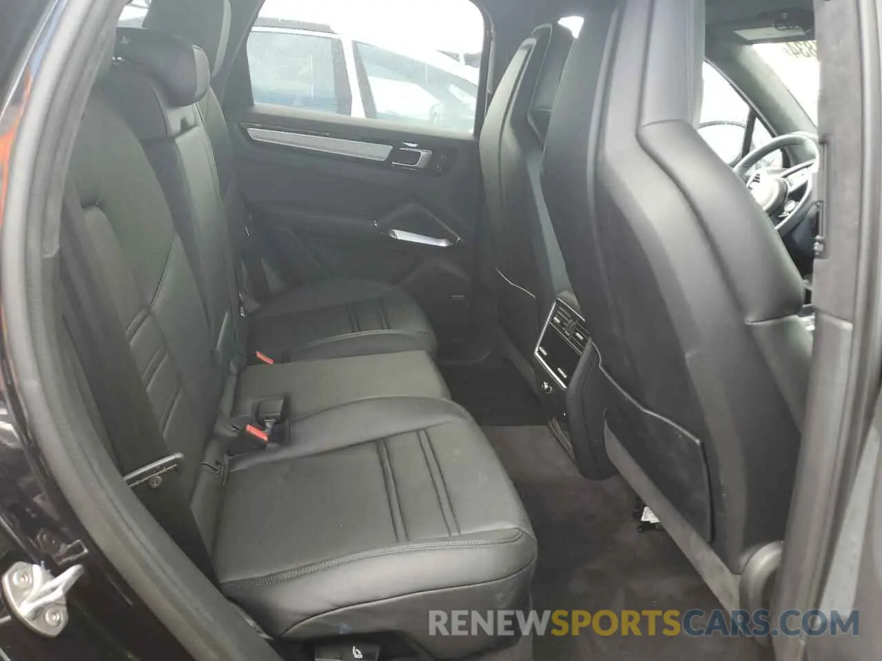11 Photograph of a damaged car WP1AF2AY6NDA44294 PORSCHE CAYENNE 2022