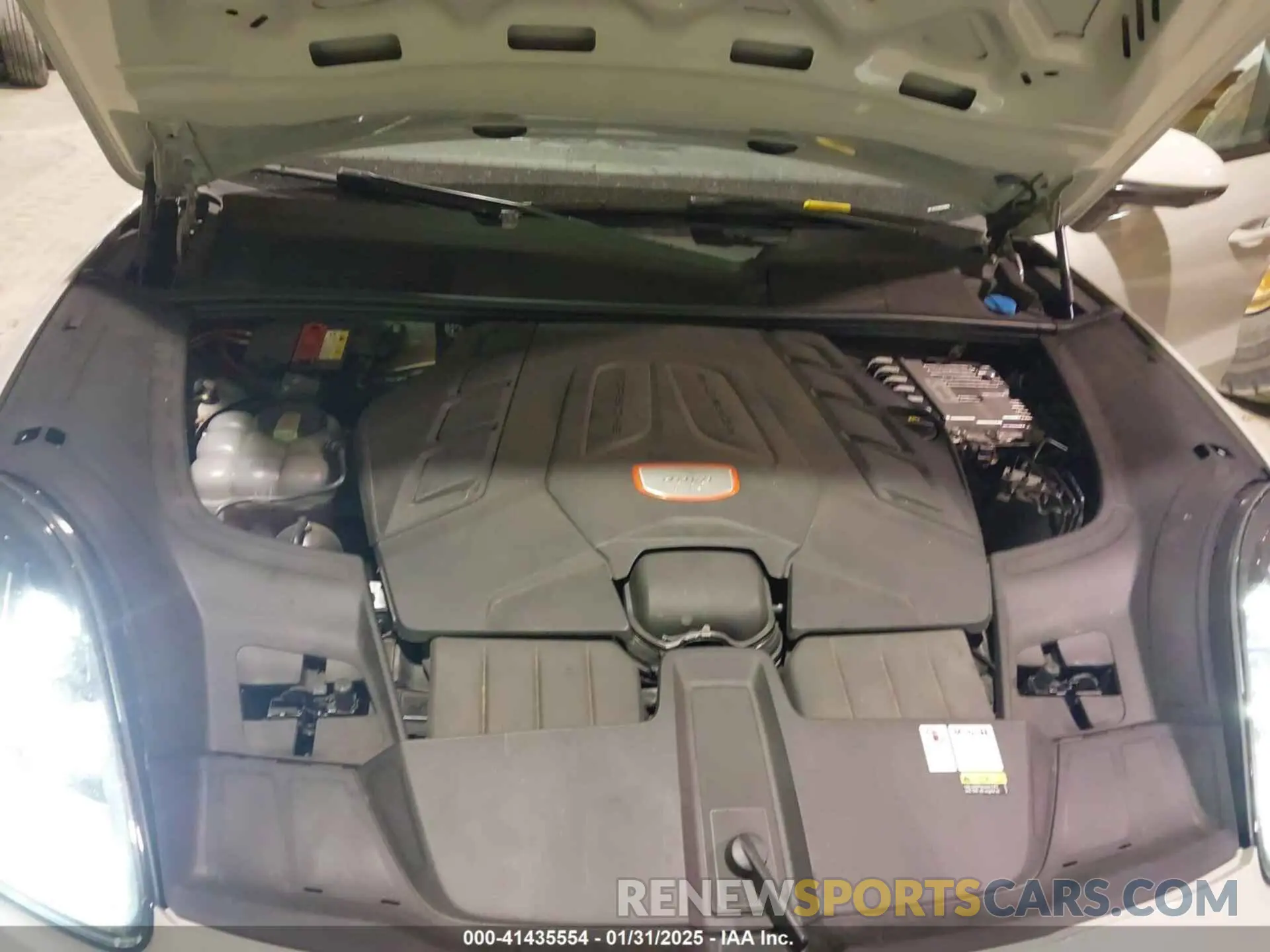 10 Photograph of a damaged car WP1AG2AY8NDA39000 PORSCHE CAYENNE 2022