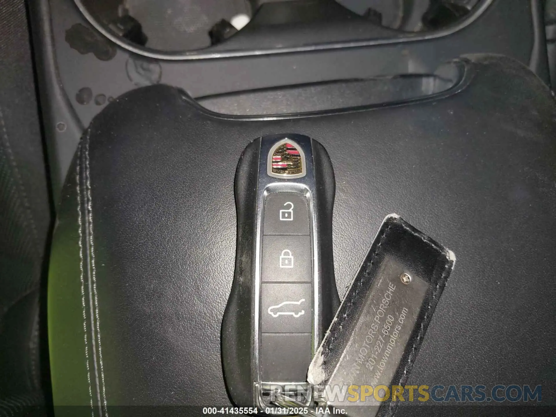 11 Photograph of a damaged car WP1AG2AY8NDA39000 PORSCHE CAYENNE 2022