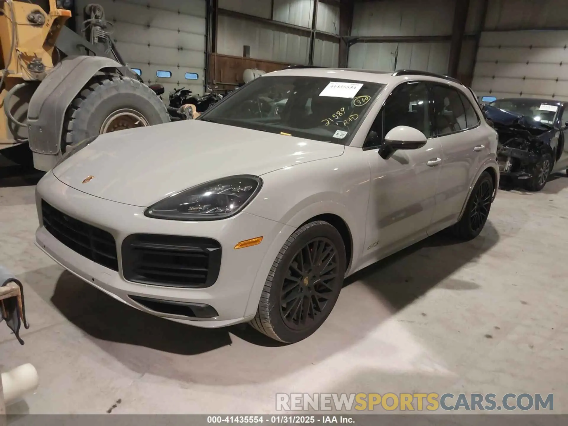 2 Photograph of a damaged car WP1AG2AY8NDA39000 PORSCHE CAYENNE 2022