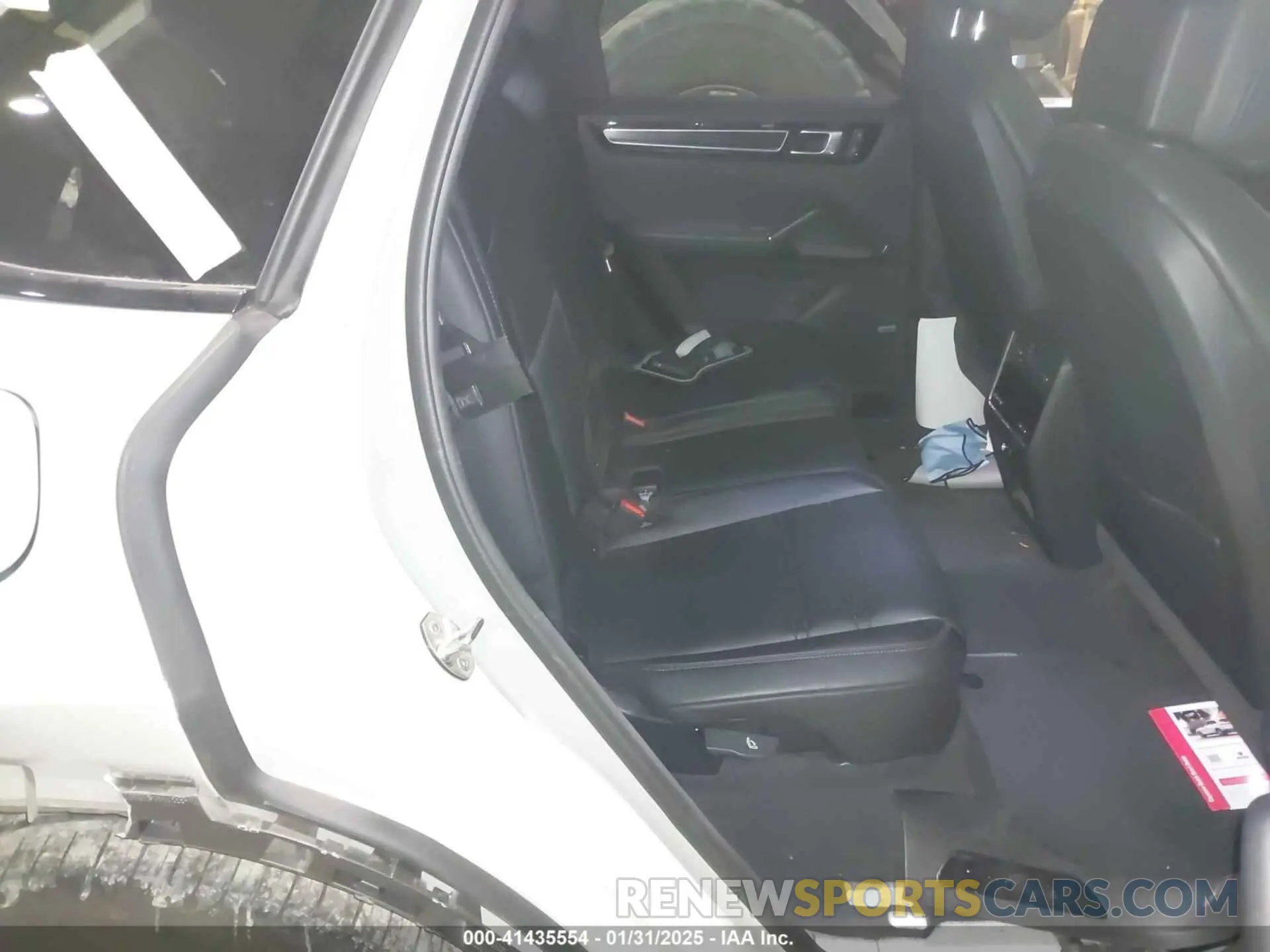 8 Photograph of a damaged car WP1AG2AY8NDA39000 PORSCHE CAYENNE 2022