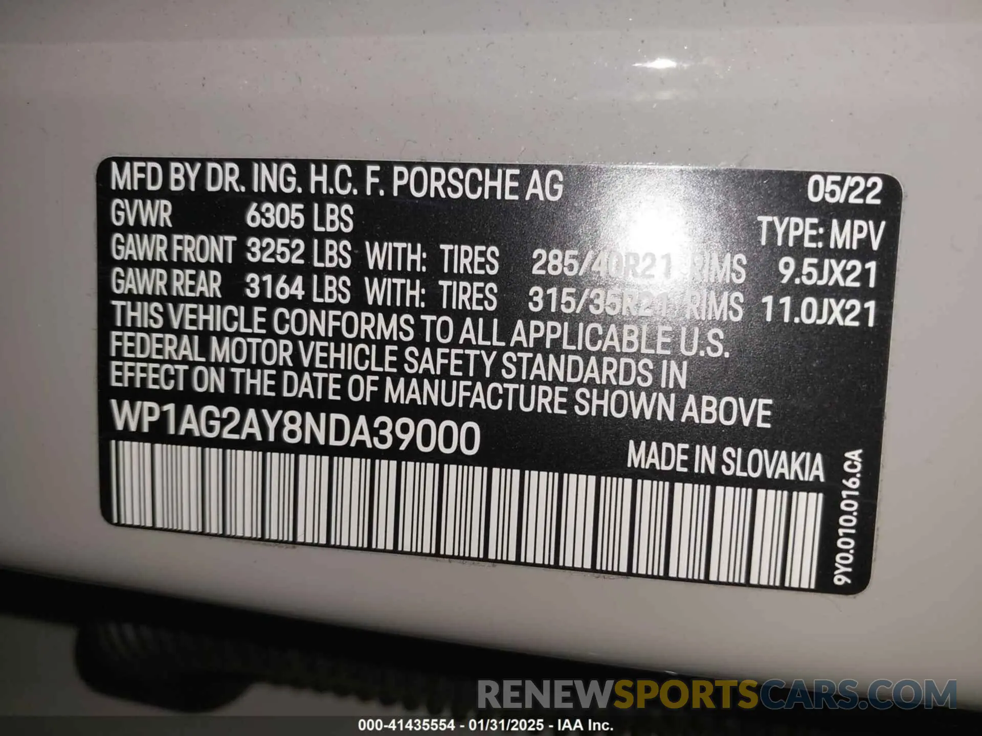 9 Photograph of a damaged car WP1AG2AY8NDA39000 PORSCHE CAYENNE 2022