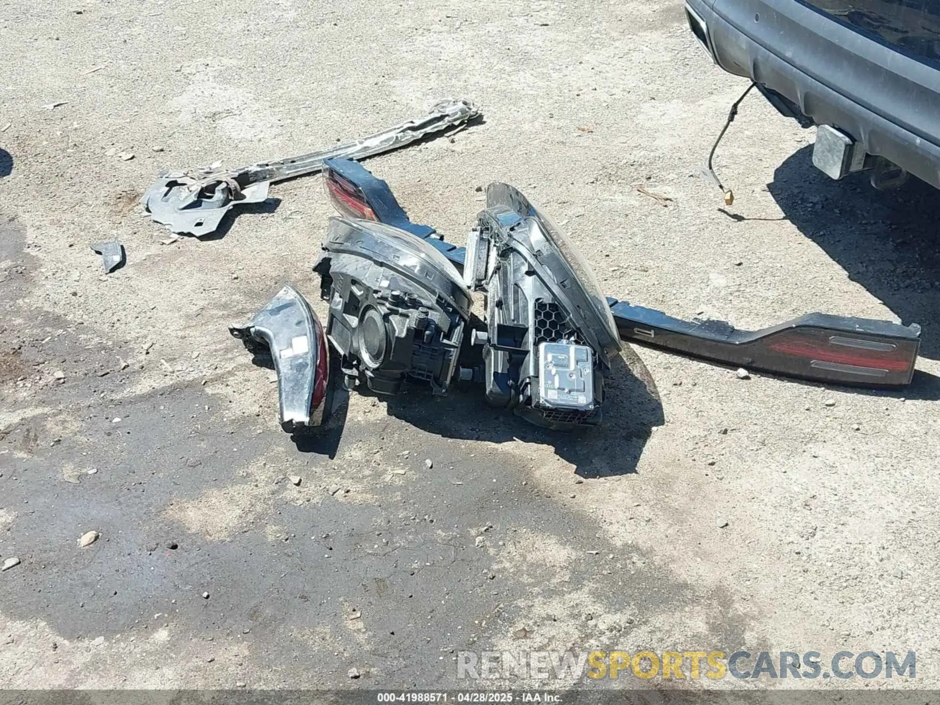 18 Photograph of a damaged car WP1AA2AY1PDA09888 PORSCHE CAYENNE 2023