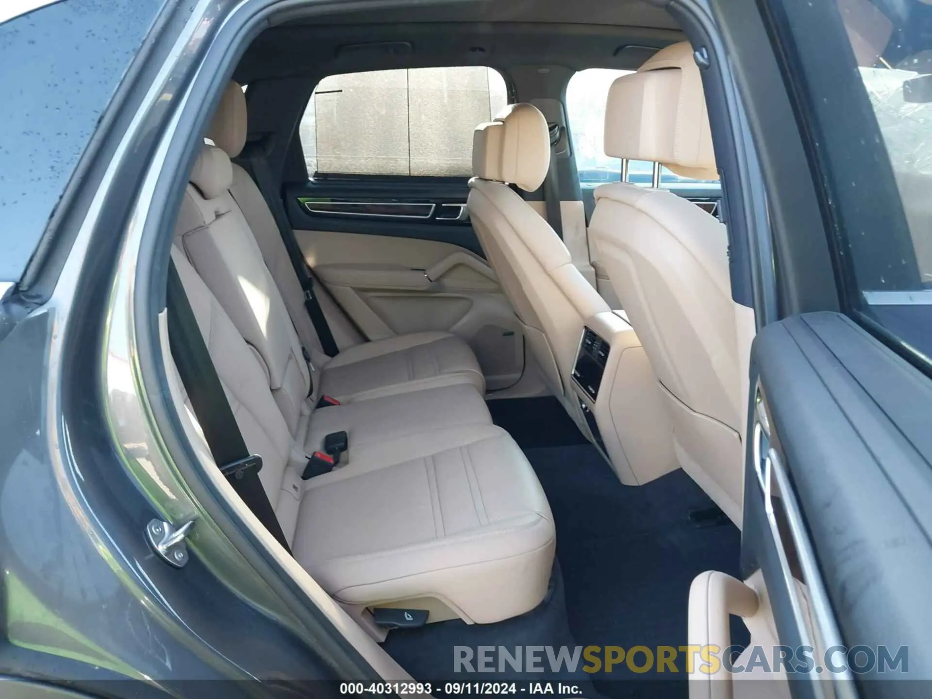 8 Фотография поврежденного автомобиля WP1AB2AY7PDA14428 PORSCHE CAYENNE 2023