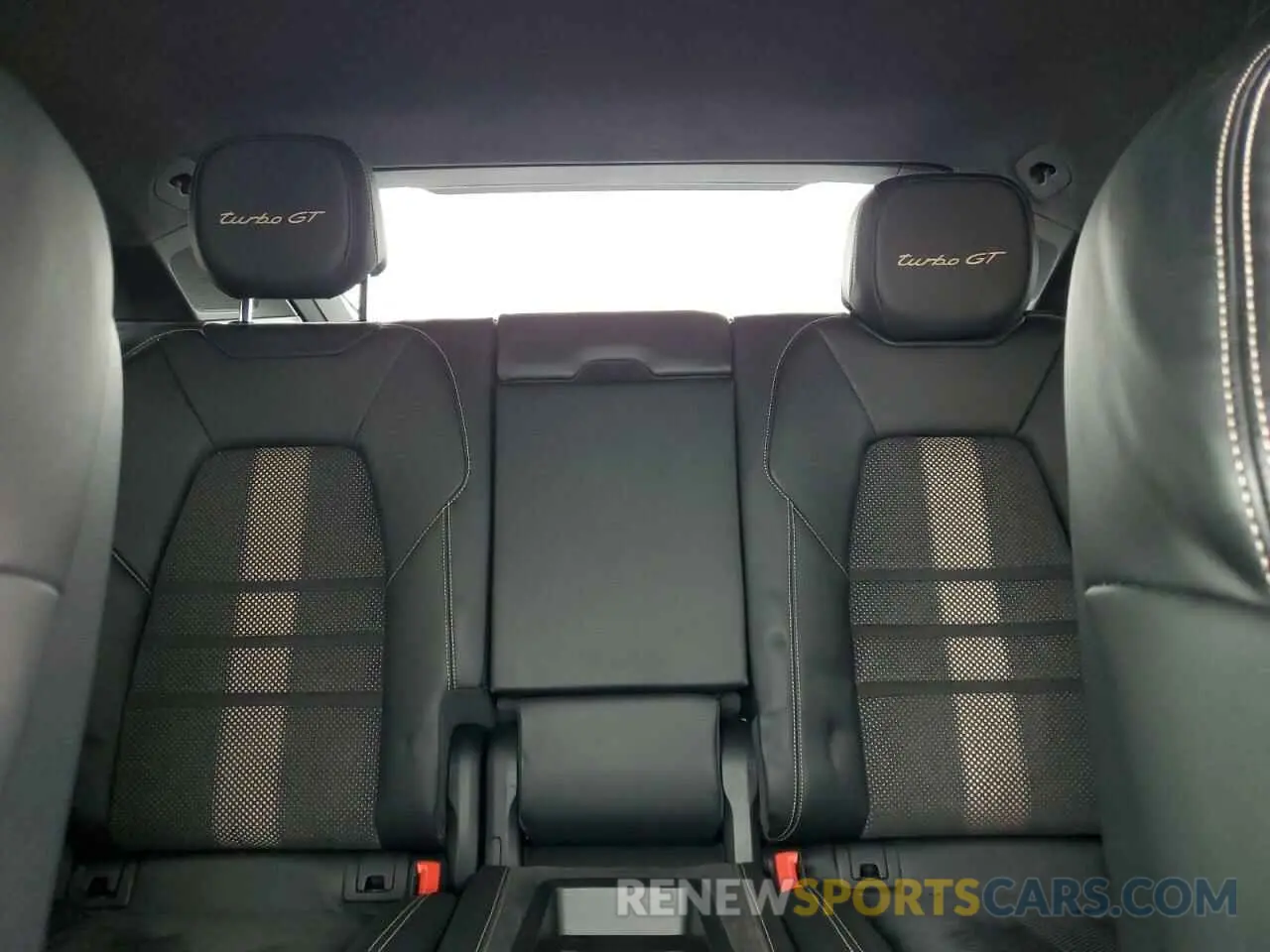 10 Photograph of a damaged car WP1BK2AY8PDA39066 PORSCHE CAYENNE 2023