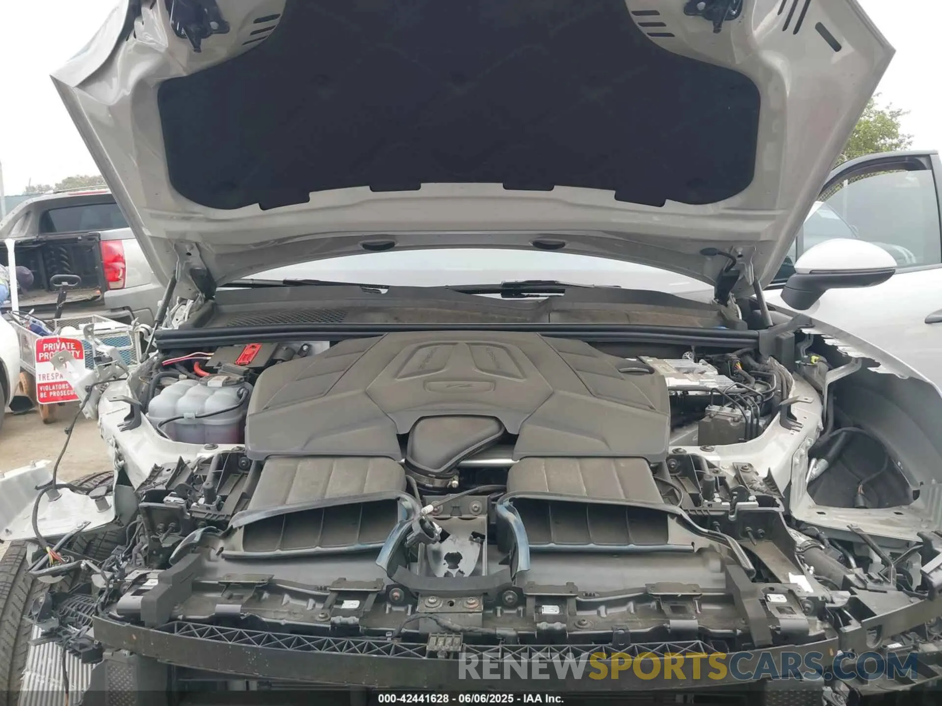 10 Photograph of a damaged car WP1AA2AY0RDA14504 PORSCHE CAYENNE 2024