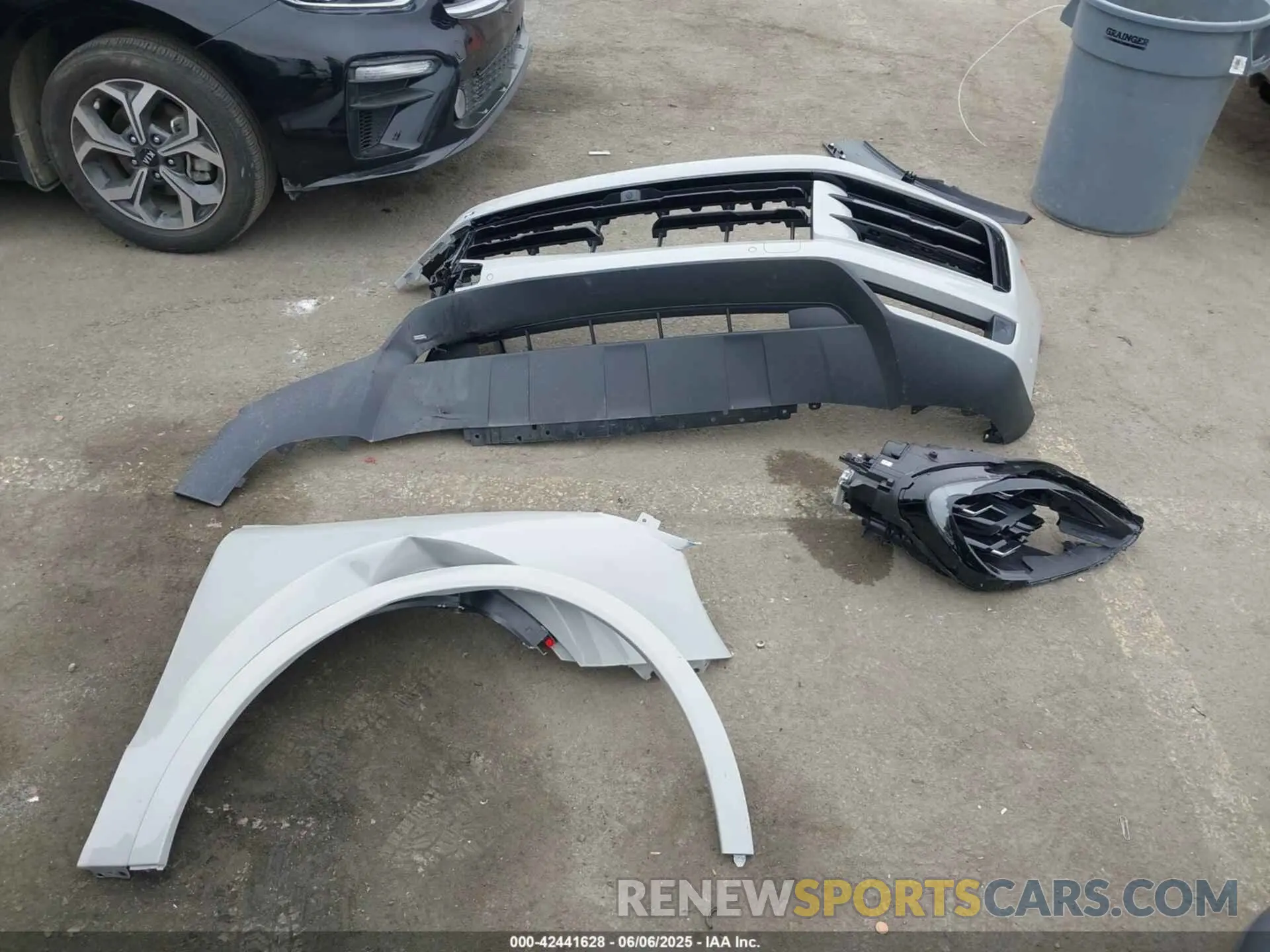 12 Photograph of a damaged car WP1AA2AY0RDA14504 PORSCHE CAYENNE 2024
