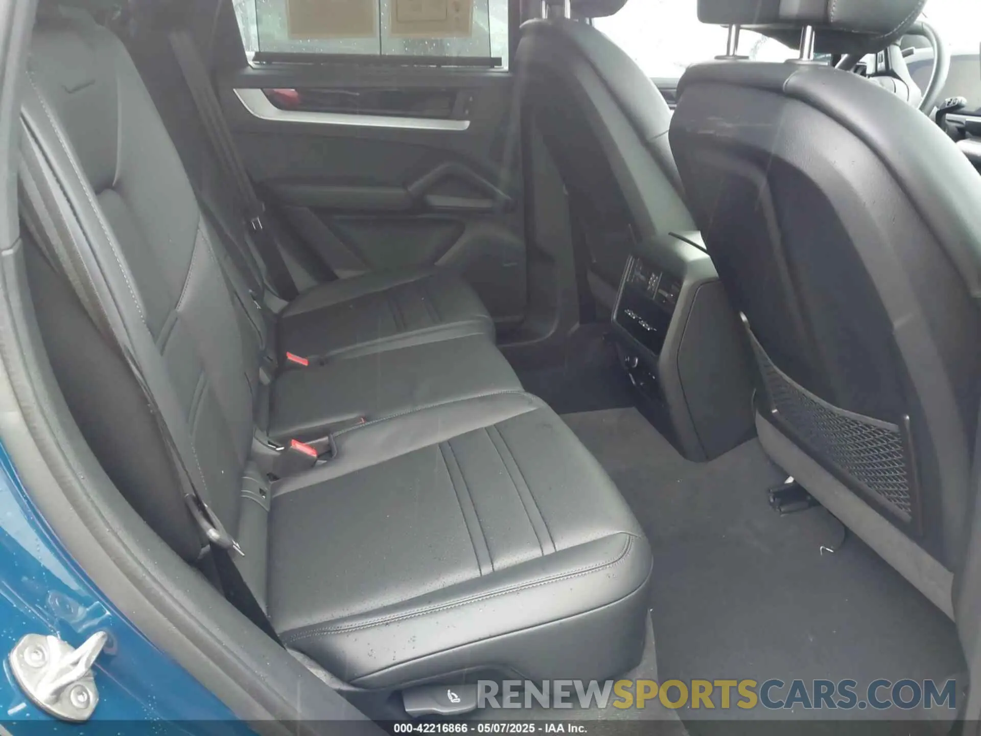 8 Фотография поврежденного автомобиля WP1AA2AY9RDA11004 PORSCHE CAYENNE 2024