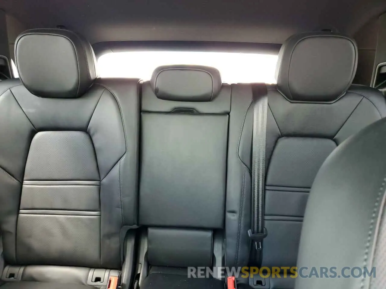 10 Photograph of a damaged car WP1AE2AY3RDA29258 PORSCHE CAYENNE 2024