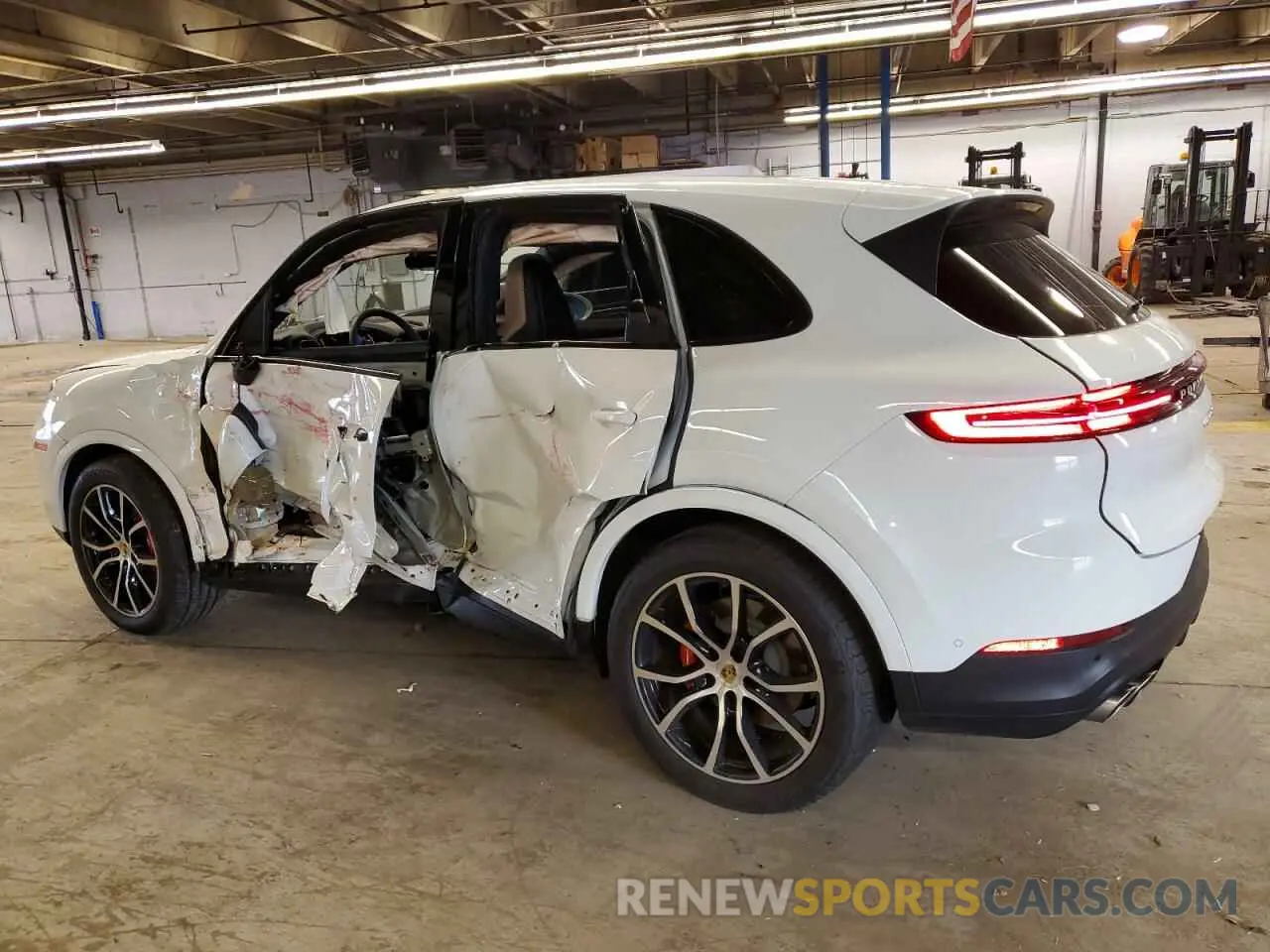 2 Photograph of a damaged car WP1AL2AY1RDA32214 PORSCHE CAYENNE 2024