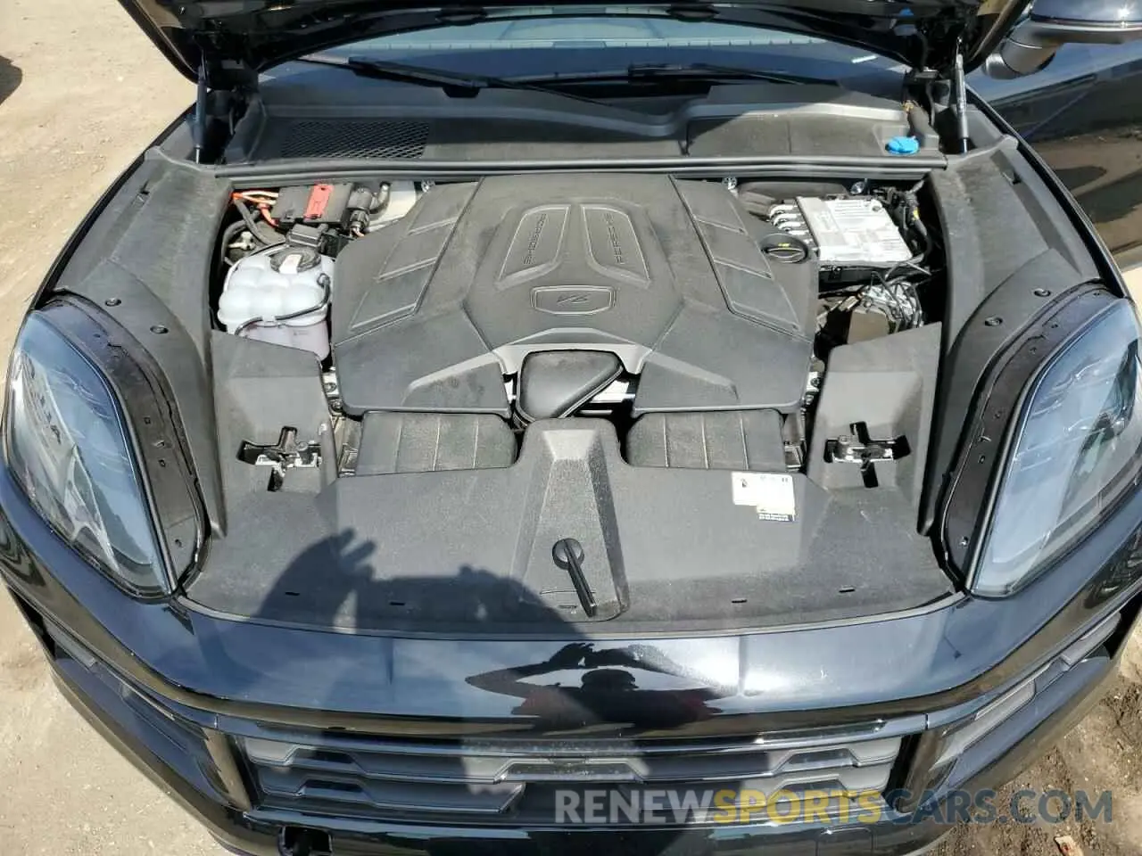 11 Photograph of a damaged car WP1BA2AY4RDA51284 PORSCHE CAYENNE 2024